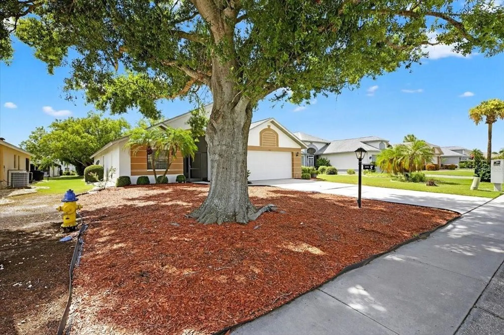 Property Slideshow image 39 of 54 | 1828 e del webb blvd, Sun City Center, FL, 33573