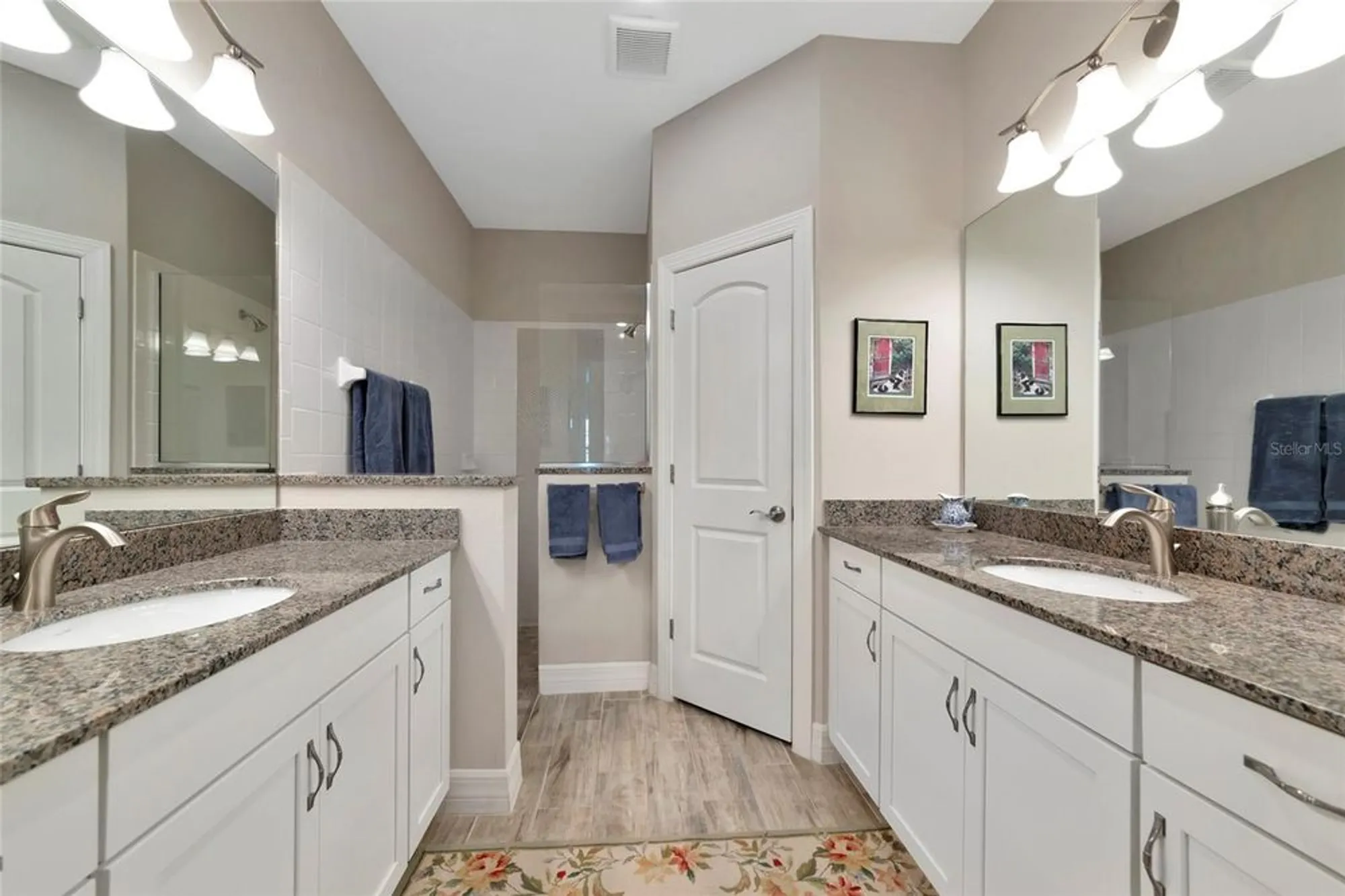Property Slideshow image 16 of 43 | 6907 costa bella dr, Bradenton, FL, 34209