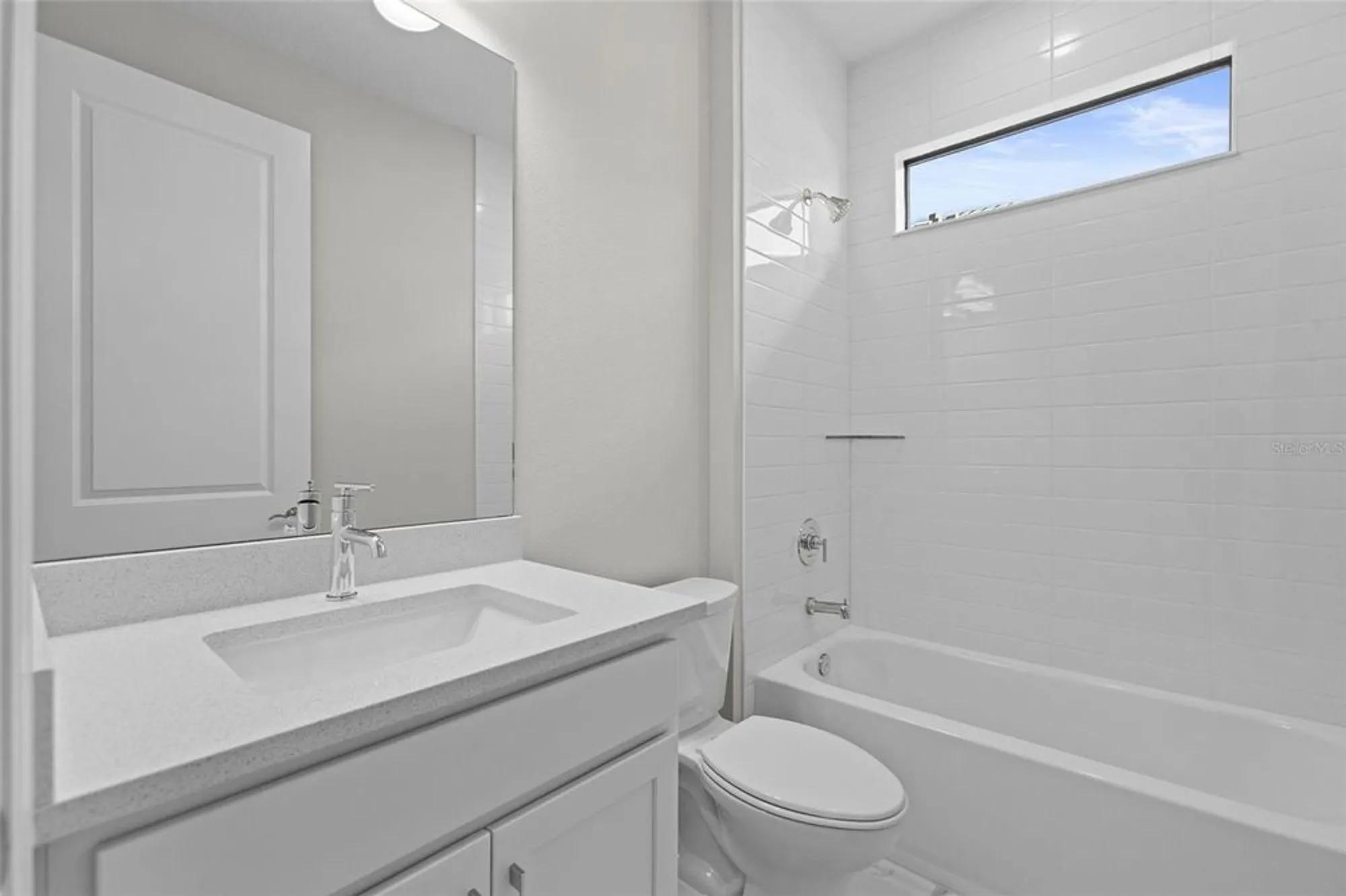 Property Slideshow image 17 of 49 | 4984 fairhope cir, Lakewood Ranch, FL, 34211