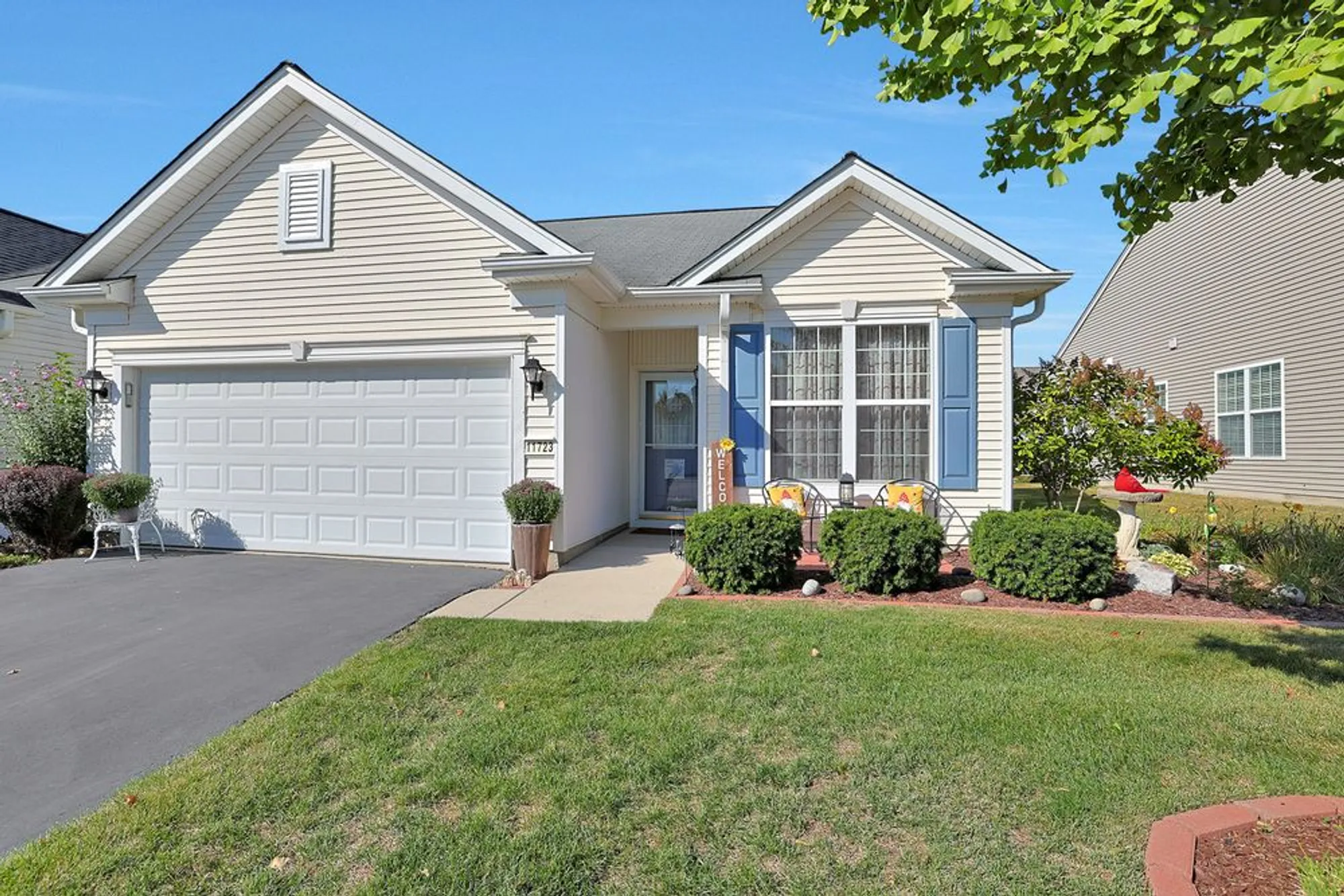 Property Slideshow image 1 of 20 | 11723 evergreen ln, Huntley, IL, 60142
