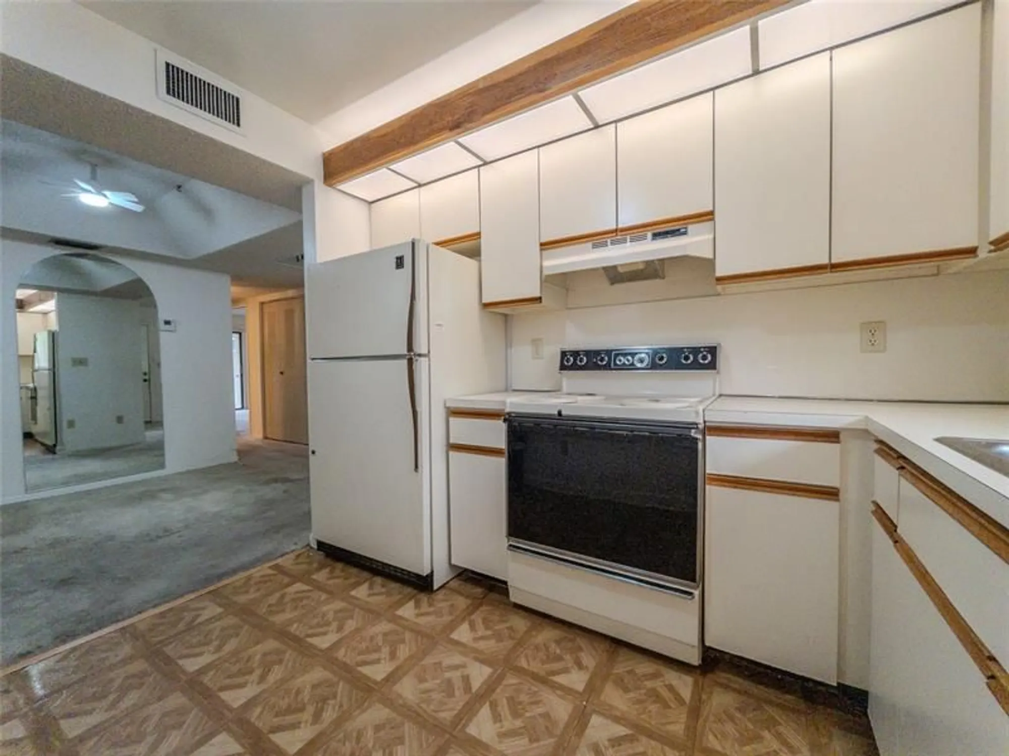 Property Slideshow image 9 of 41 | 7516 ashmont cir 104, Tamarac, FL, 33321