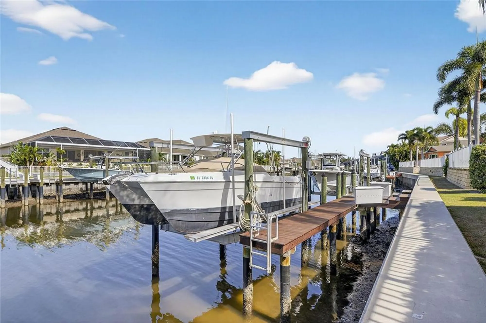 Property Slideshow image 75 of 94 | 539 islebay dr, Apollo Beach, FL, 33572