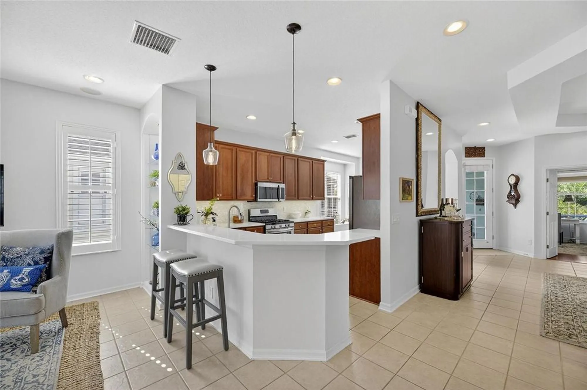 Property Slideshow image 14 of 100 | 5612 golden isles dr, Apollo Beach, FL, 33572