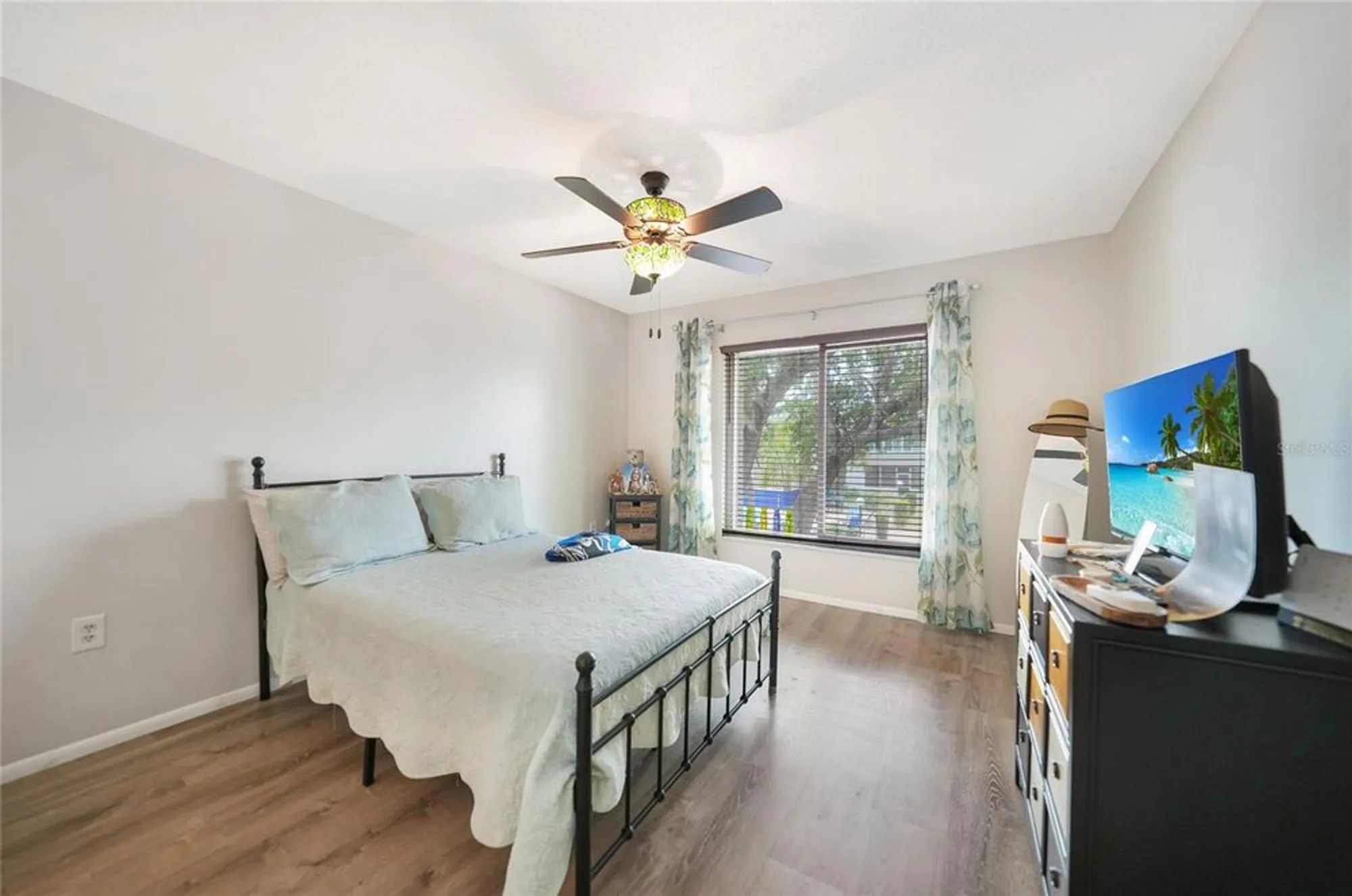 Property Slideshow image 13 of 28 | 2437 harbor blvd apt 204, Port Charlotte, FL, 33952