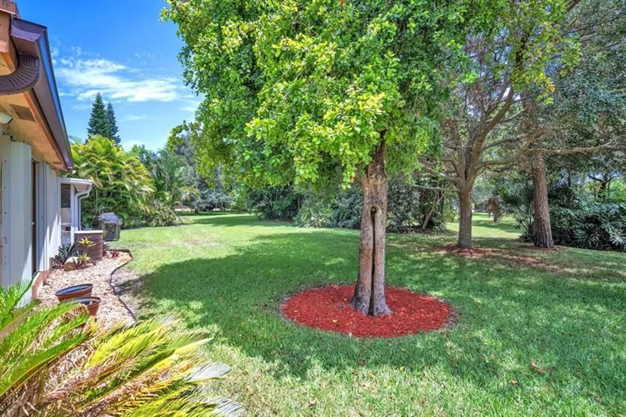 Property Slideshow image 8 of 36 | 6104 rainbow cir, Greenacres, FL, 33463