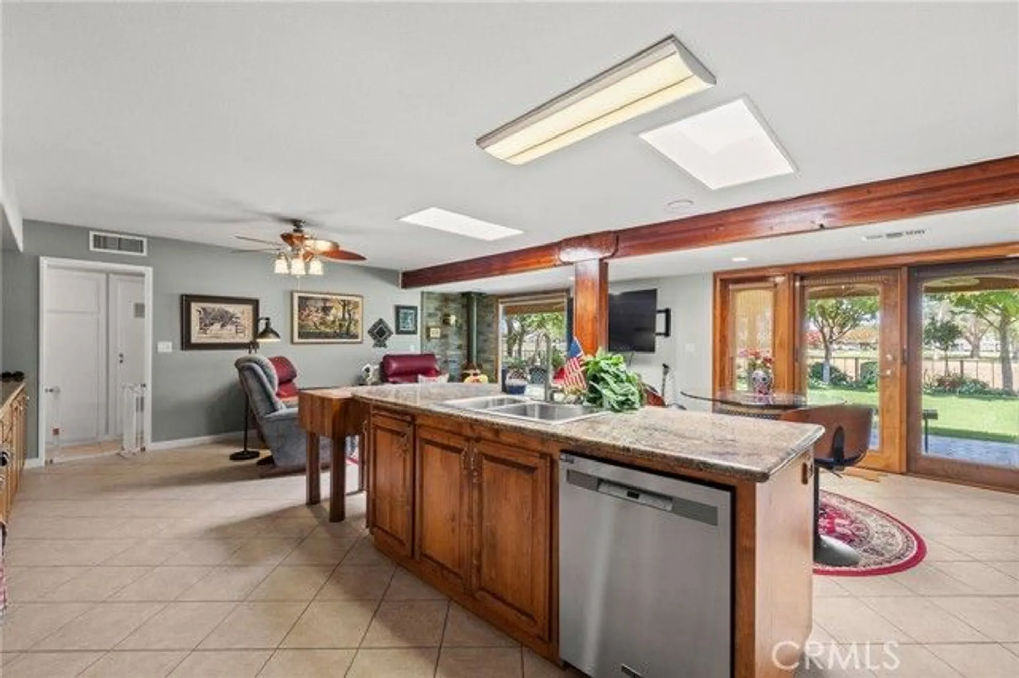 Property Slideshow image 6 of 48 | 704 river oaks dr, Bakersfield, CA, 93309
