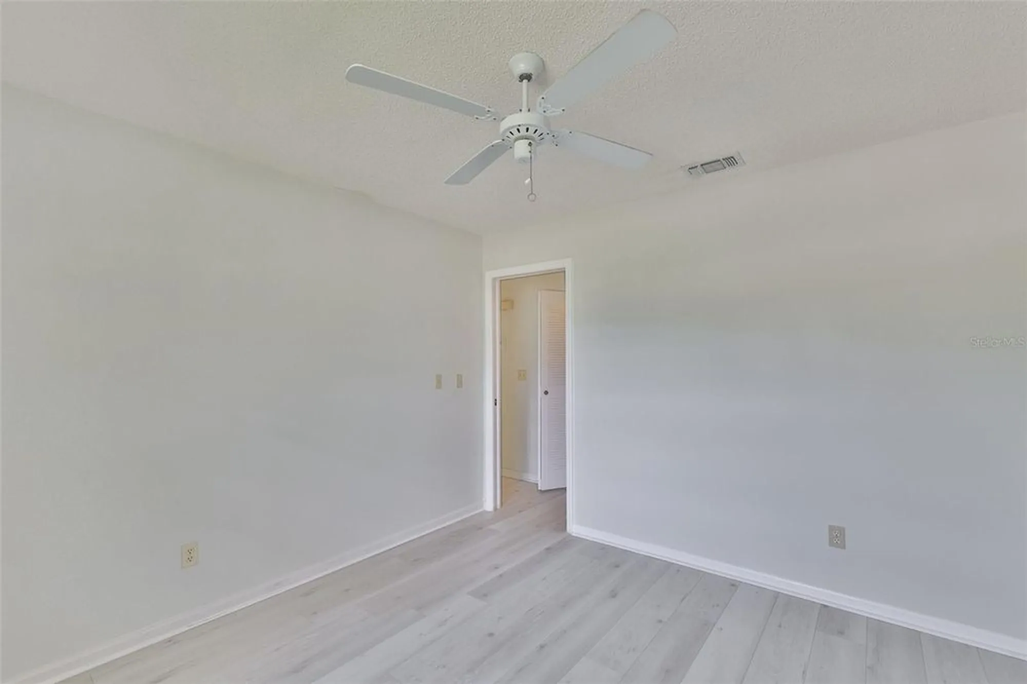 Property Slideshow image 27 of 45 | 2026 hawkhurst cir, Sun City Center, FL, 33573