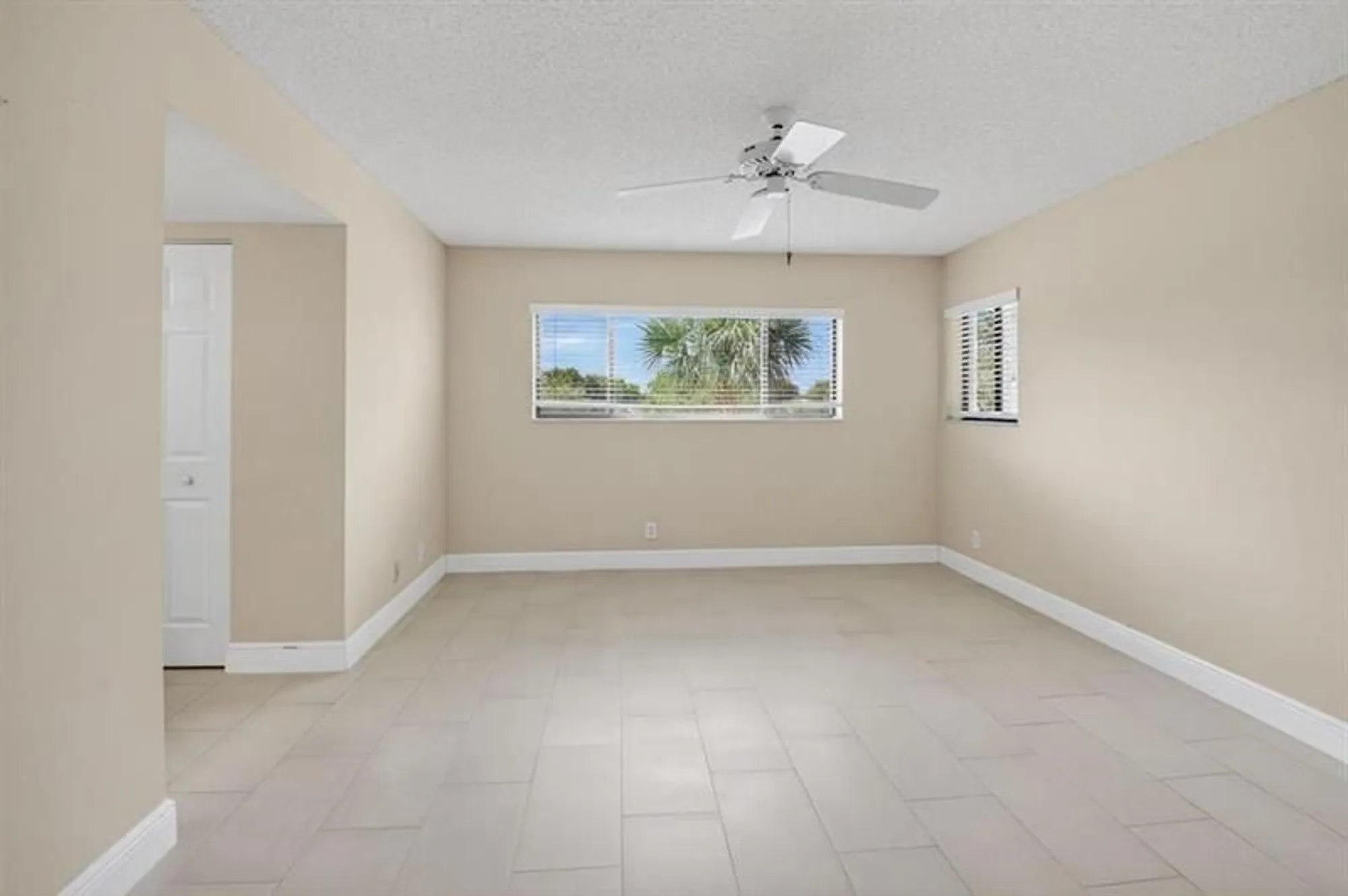 Property Slideshow image 18 of 39 | 5370 las verdes cir apt 319, Delray Beach, FL, 33484