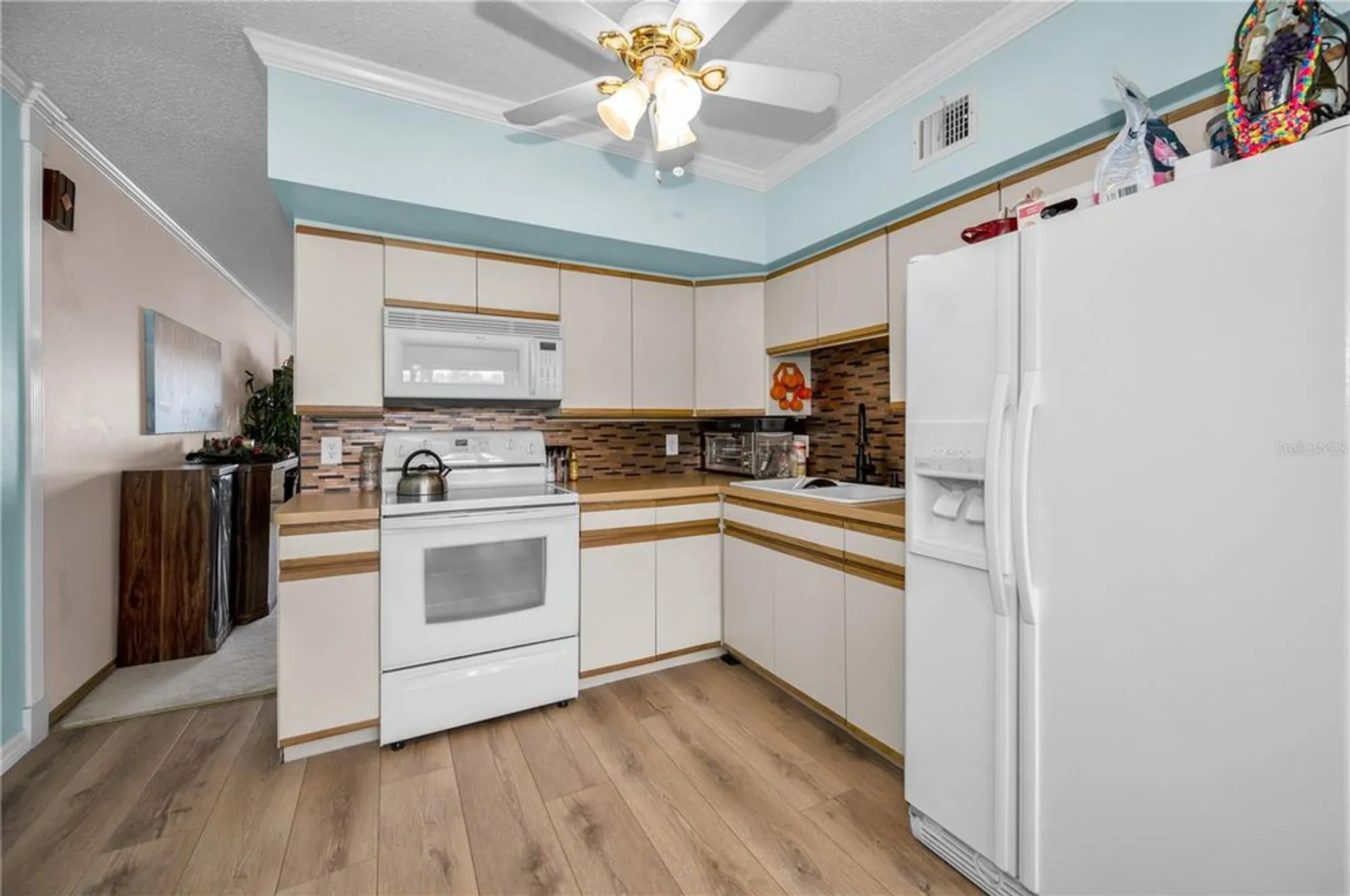 Property Slideshow image 11 of 74 | 2428 columbia dr 64, Clearwater, FL, 33763