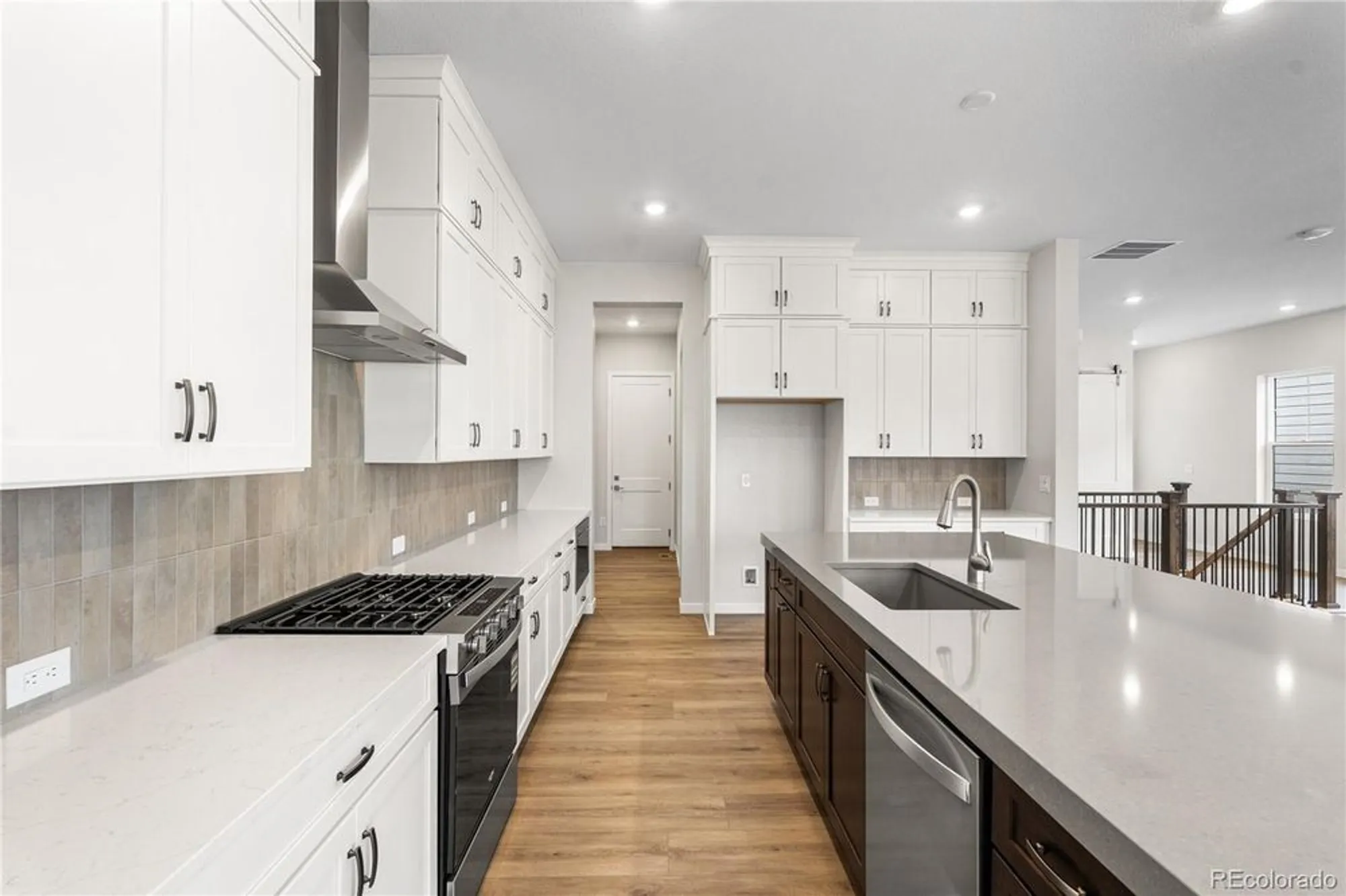 Property Slideshow image 16 of 31 | 11116 stonepath st, Littleton, CO, 80125