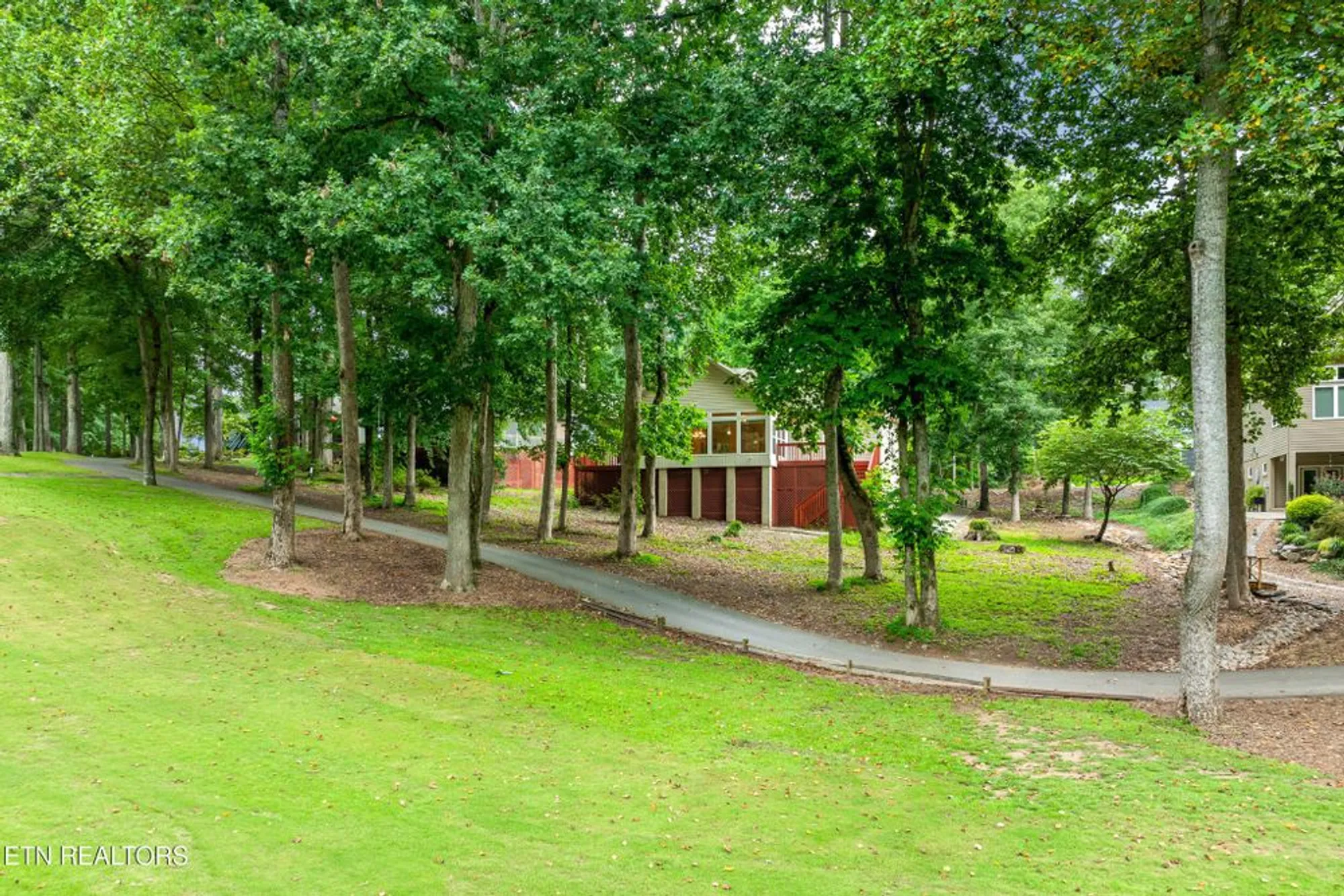 Property Slideshow image 35 of 58 | 123 inata cir, Loudon, TN, 37774