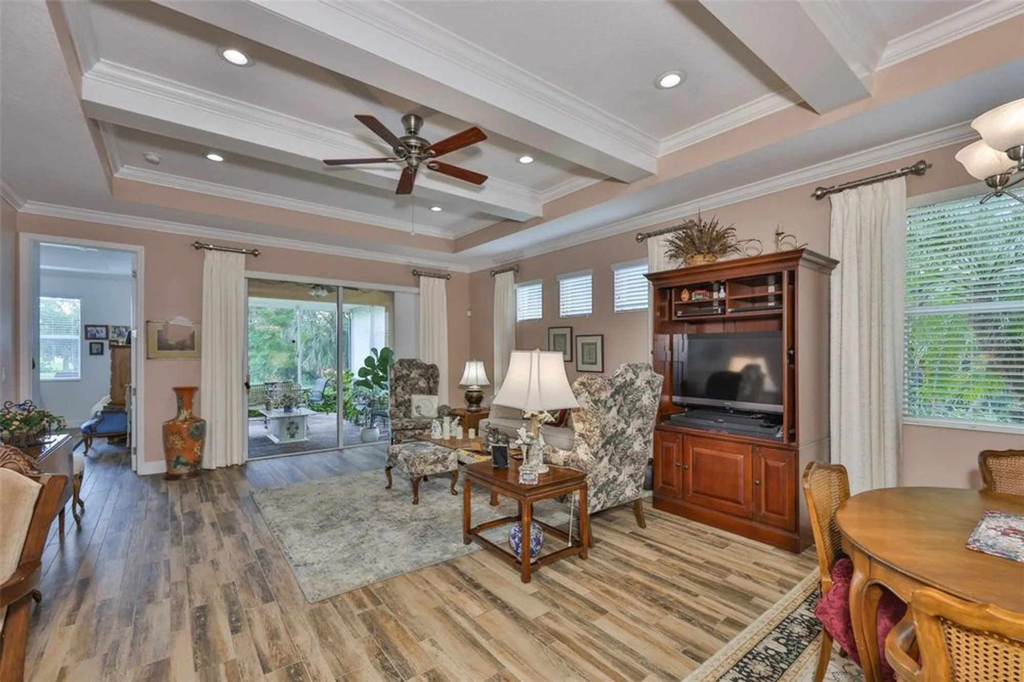 Property Slideshow image 20 of 45 | 658 chipper dr, Sun City Center, FL, 33573