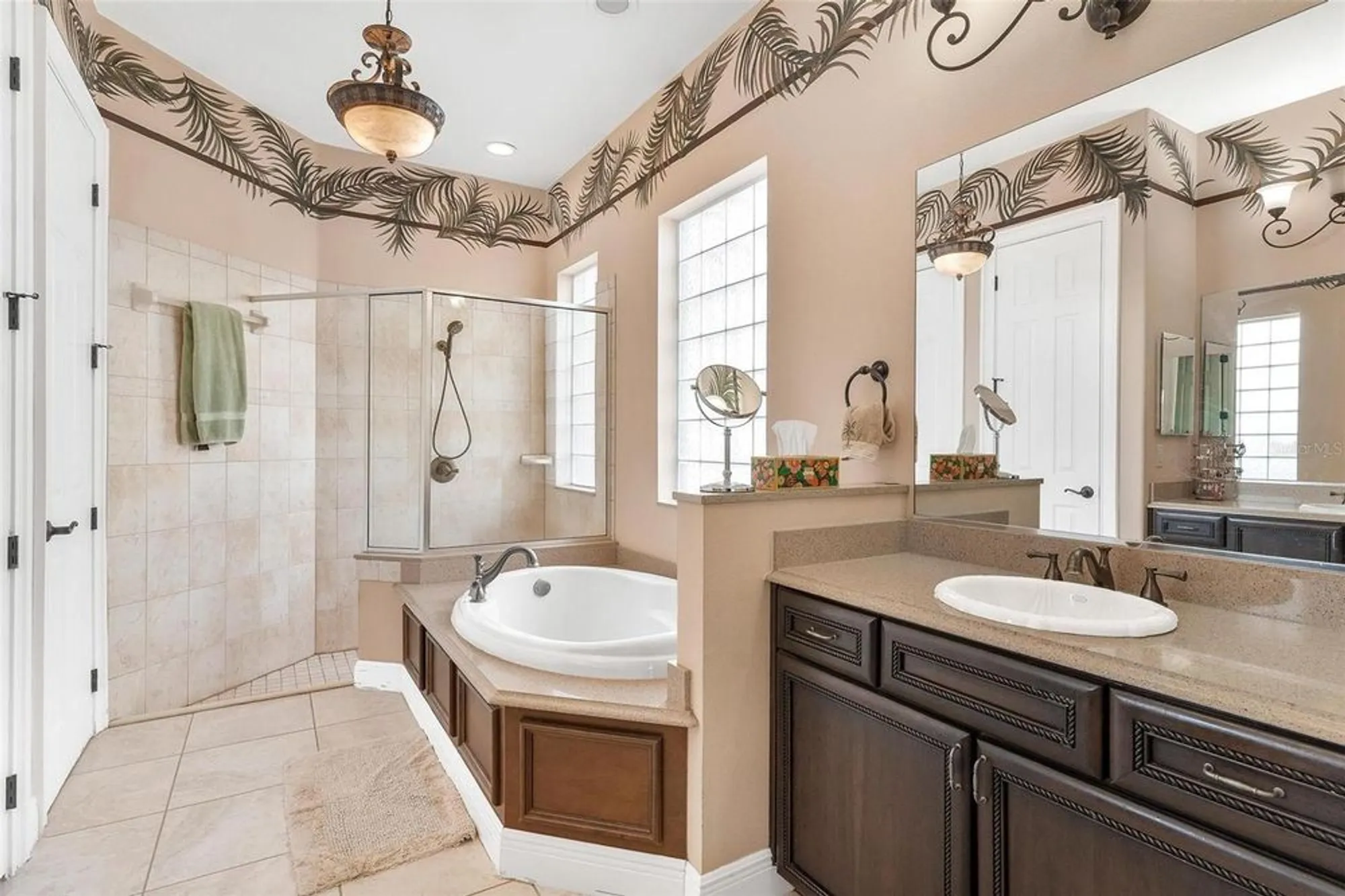 Property Slideshow image 23 of 47 | 38800 harborwoods pl, Lady Lake, FL, 32159