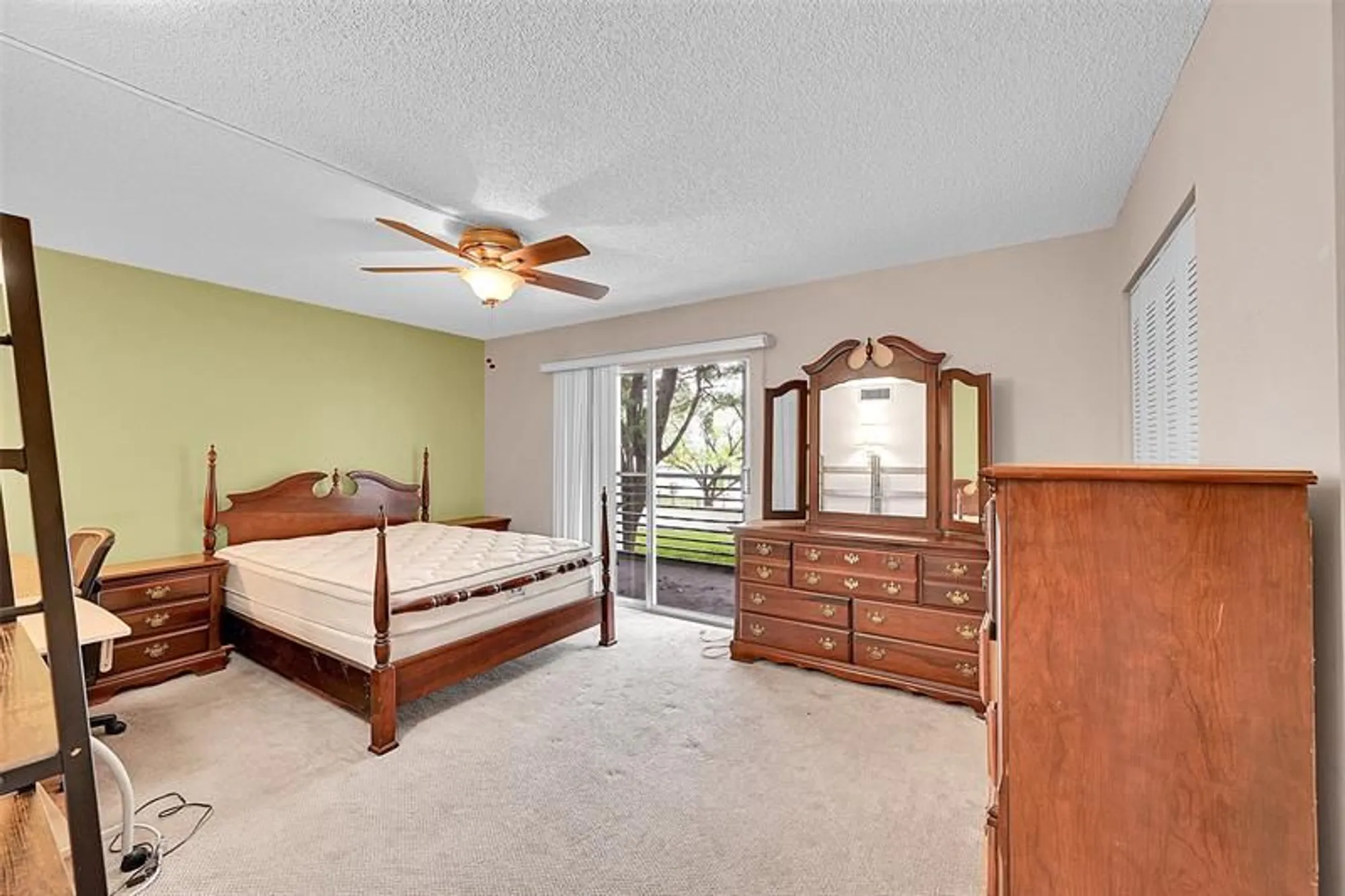 Property Slideshow image 4 of 26 | 1901 bermuda cir f2, Coconut Creek, FL, 33066