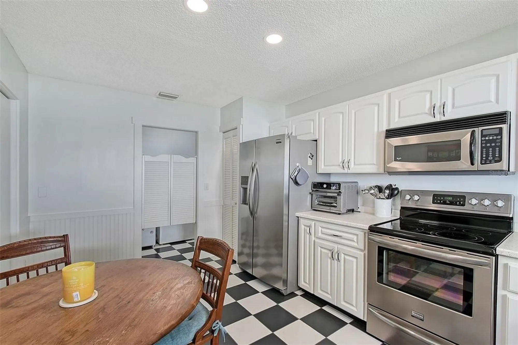 Property Slideshow image 19 of 60 | 7767 pine trace dr, Sarasota, FL, 34243