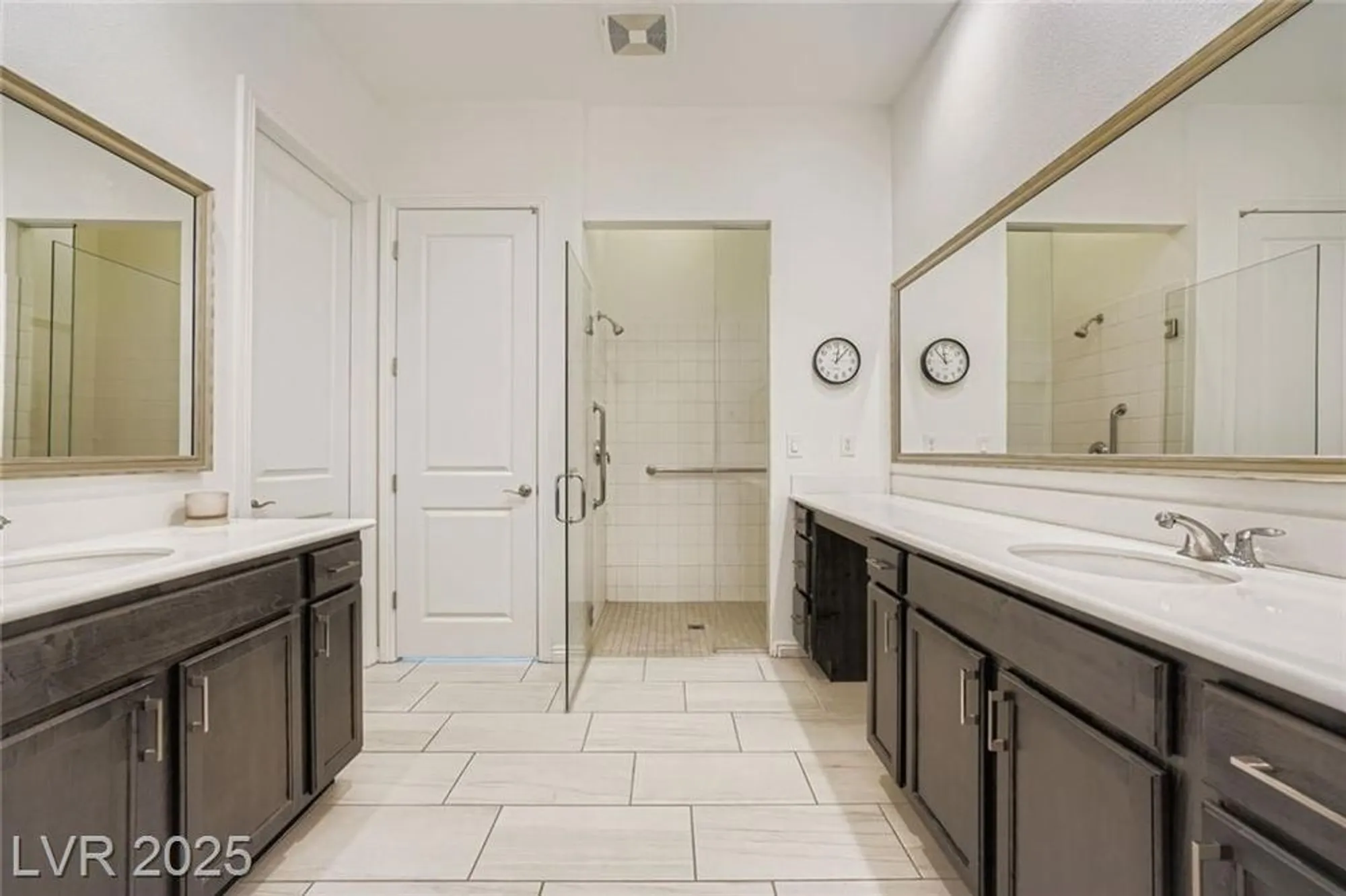Property Slideshow image 21 of 45 | 9889 gemstone sunset ave, Las Vegas, NV, 89148