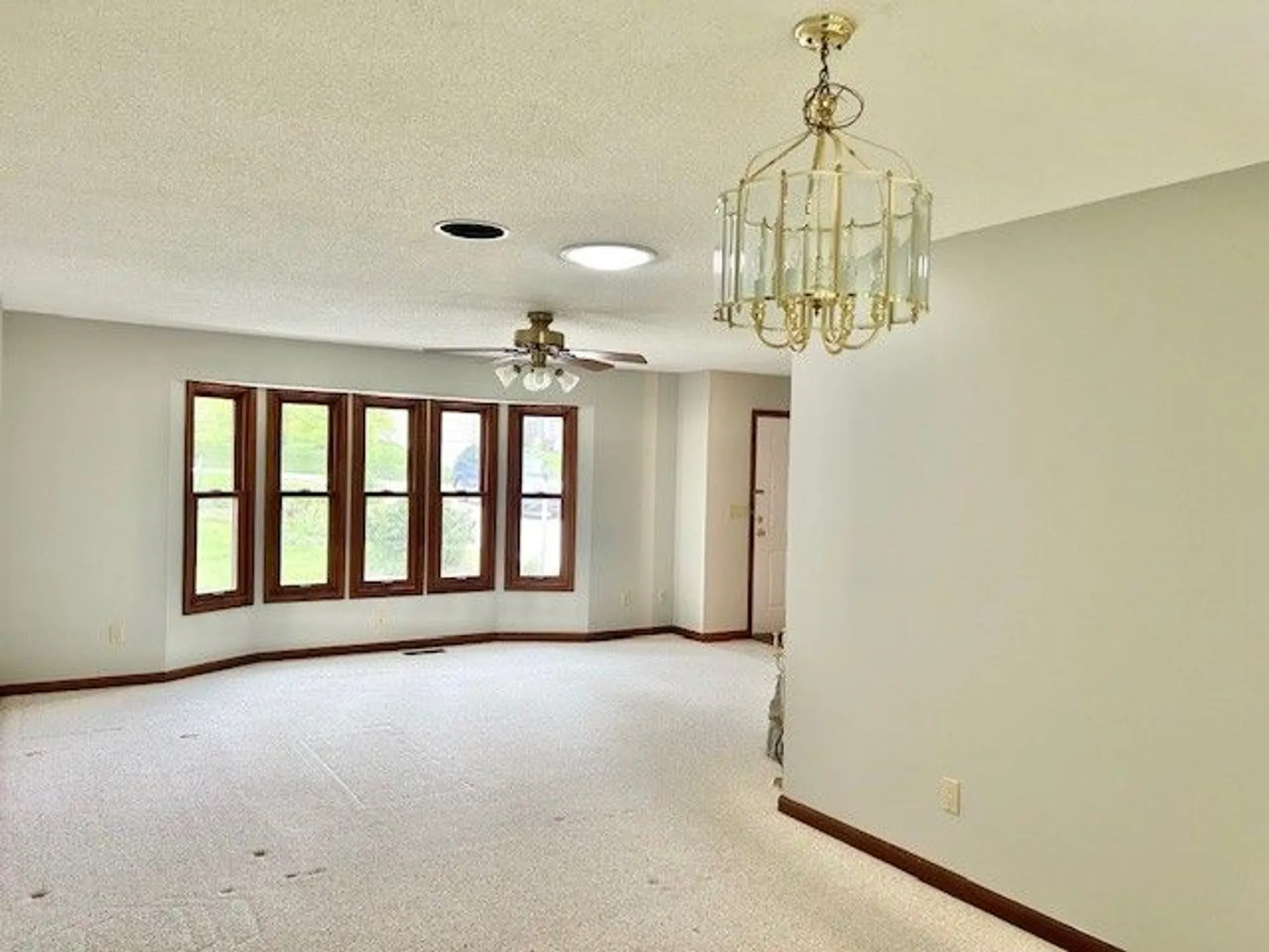 Property Slideshow image 5 of 20 | 142 cromwell ln, Crossville, TN, 38558