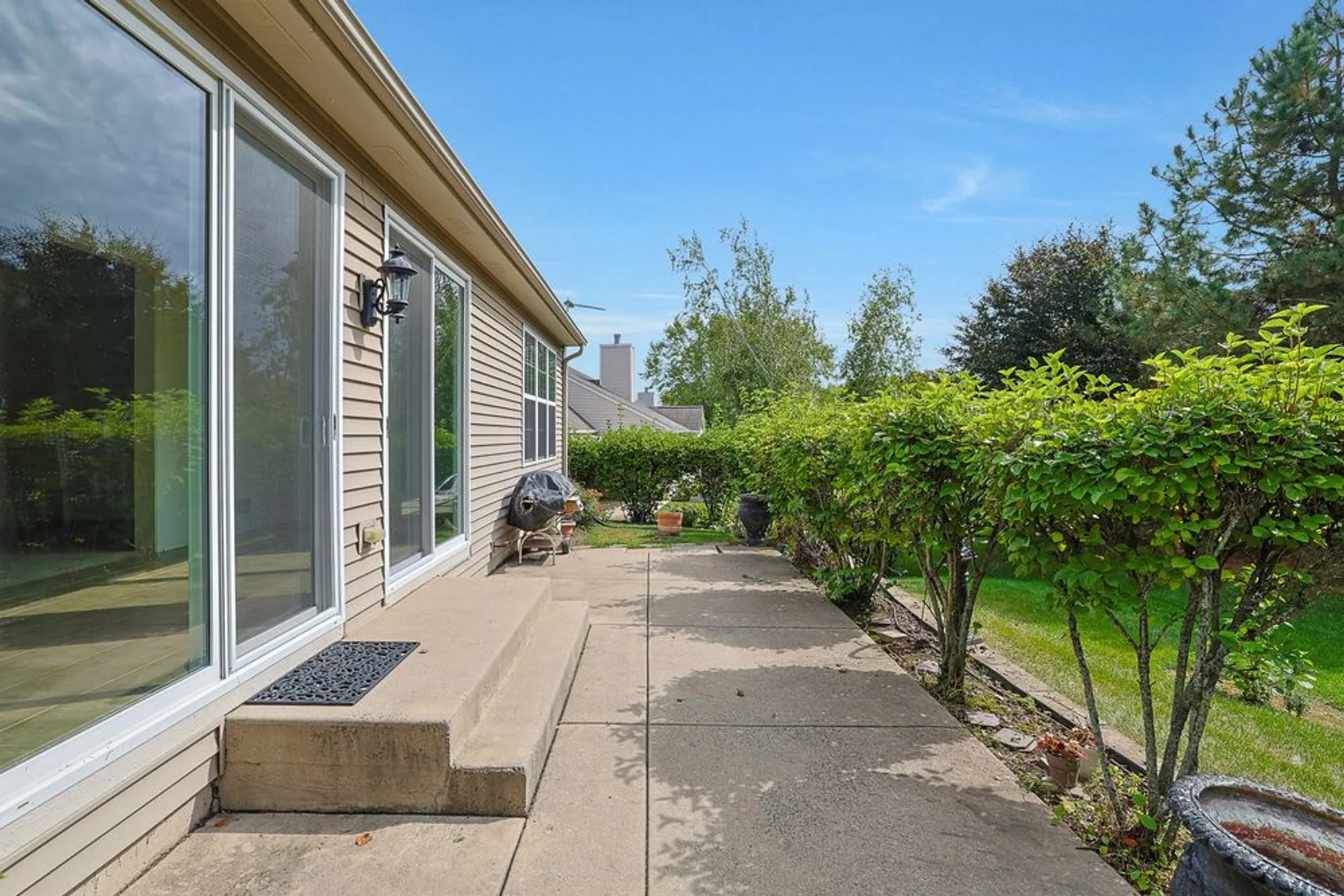 Property Slideshow image 26 of 30 | 13813 roosevelt dr, Huntley, IL, 60142