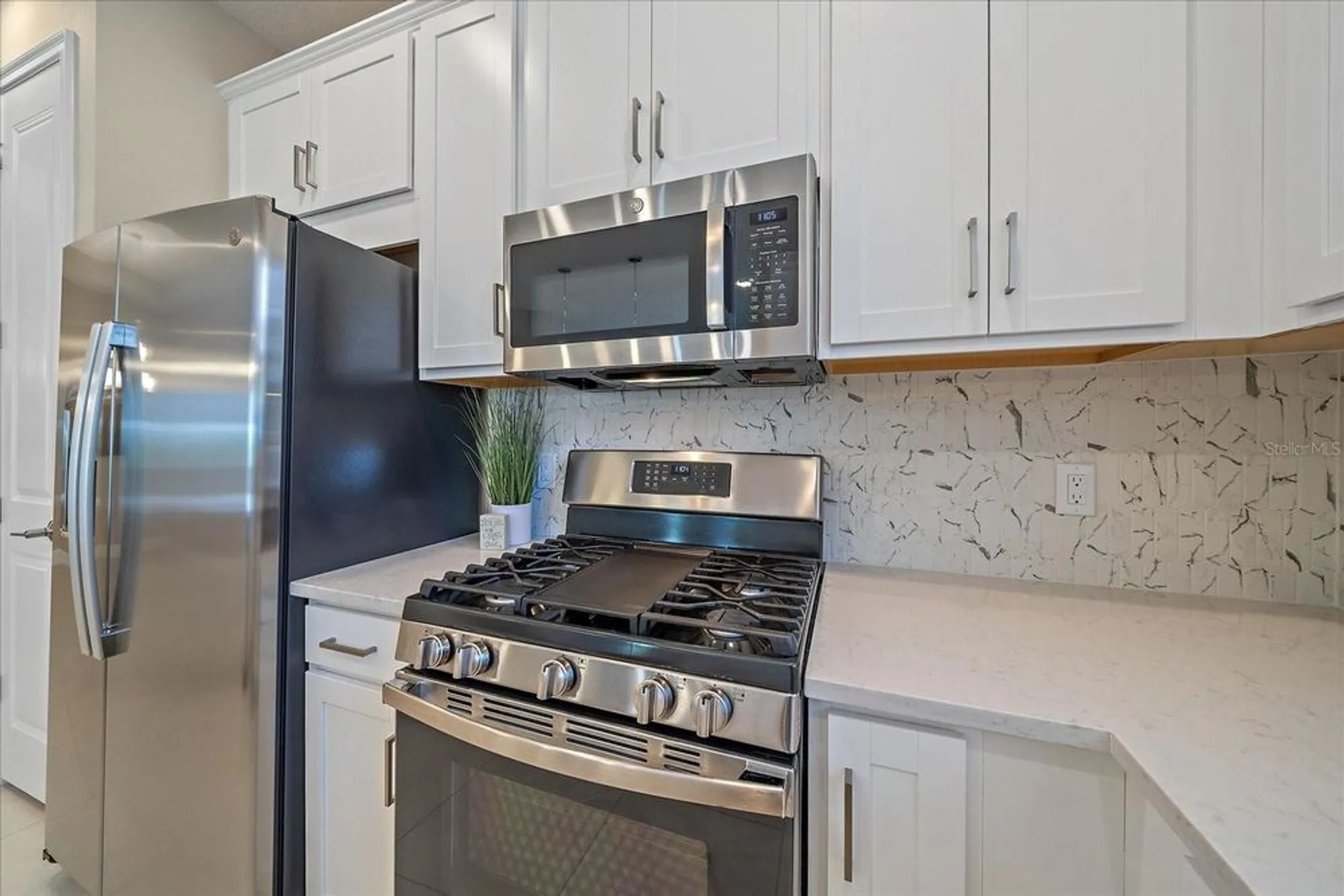 Property Slideshow image 10 of 38 | 6120 plateau ct, Bradenton, FL, 34203