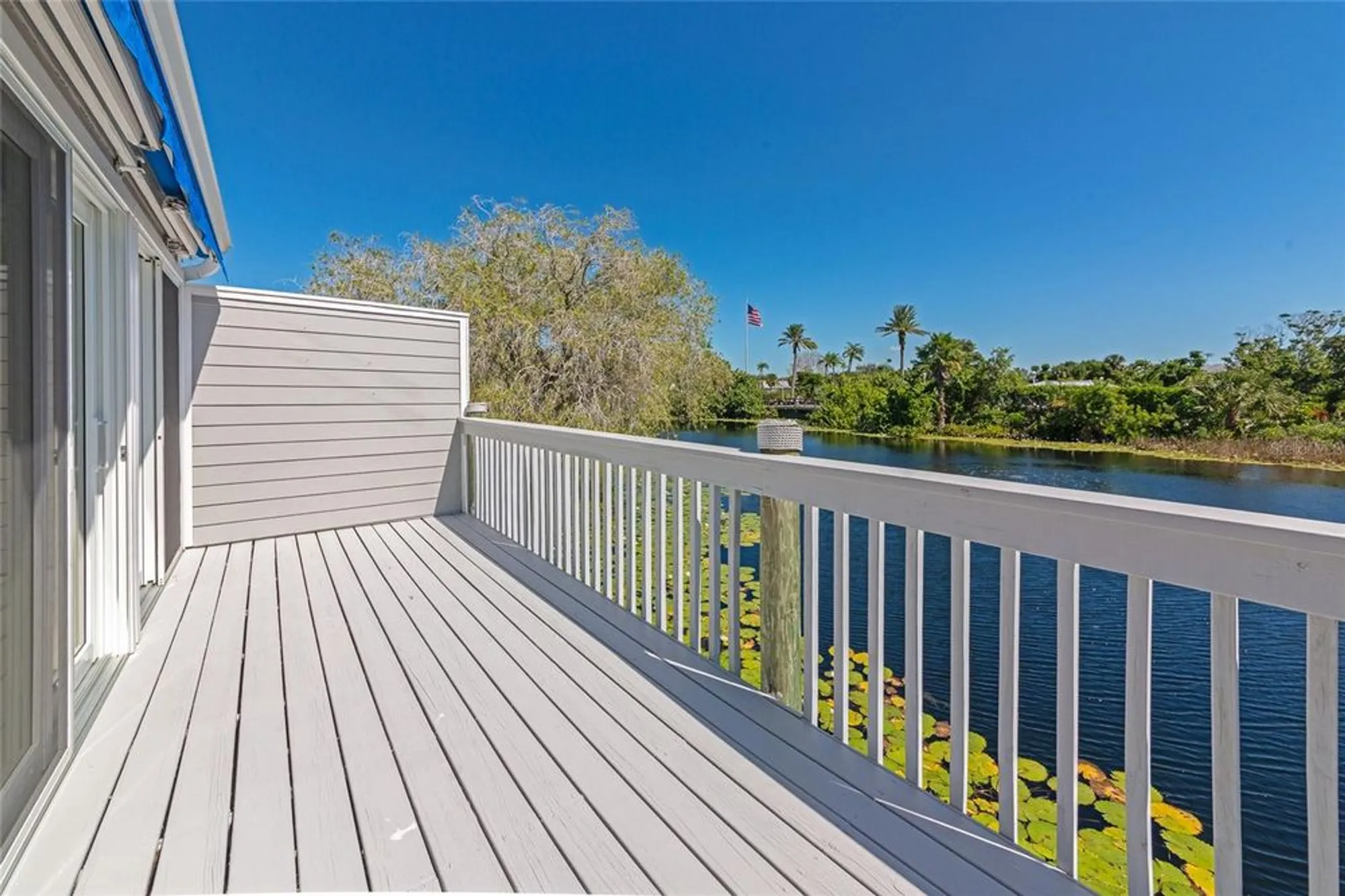 Property Slideshow image 24 of 63 | 515 woodstork cir, Bradenton, FL, 34209