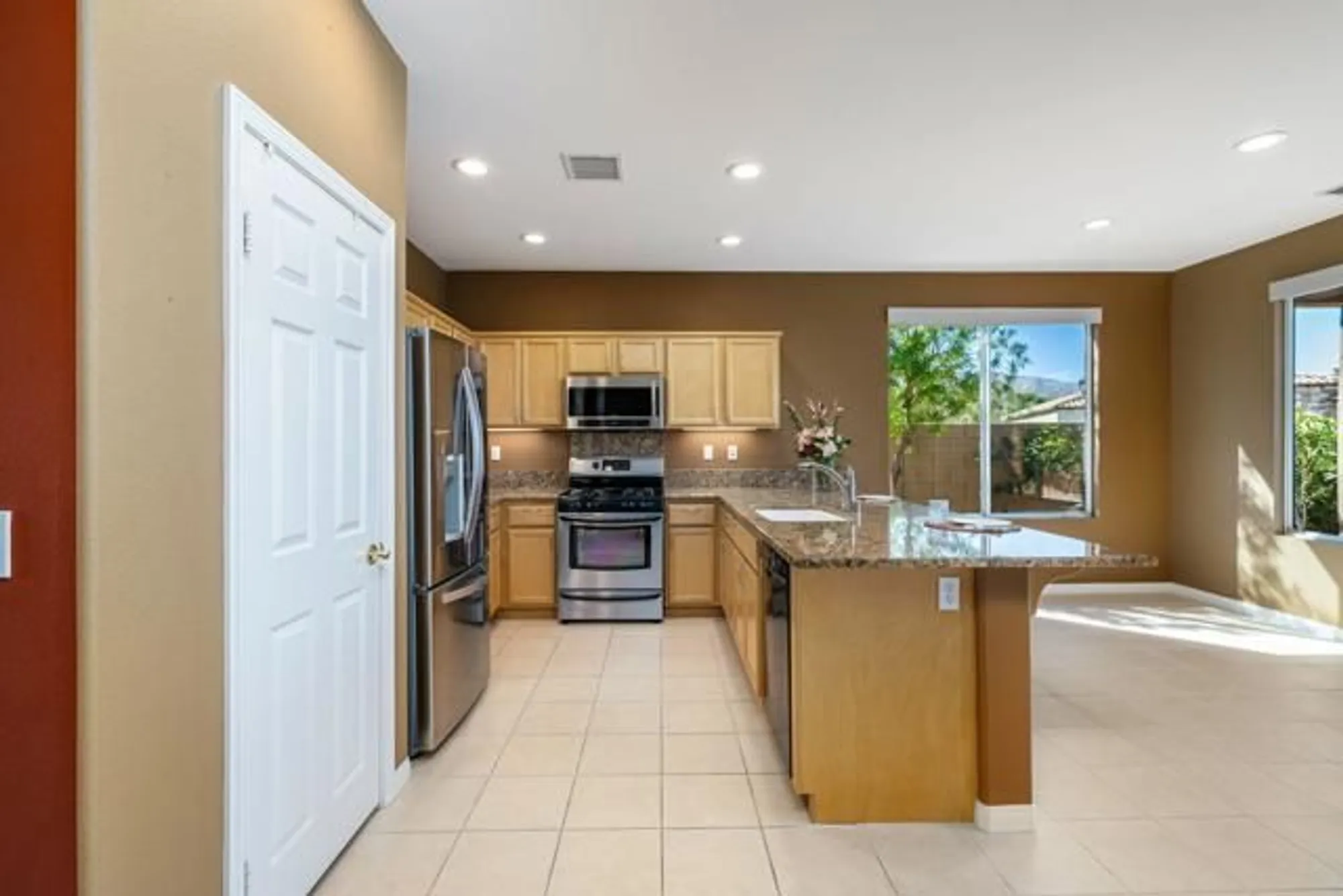 Property Slideshow image 14 of 79 | 81626 prism dr, La Quinta, CA, 92253
