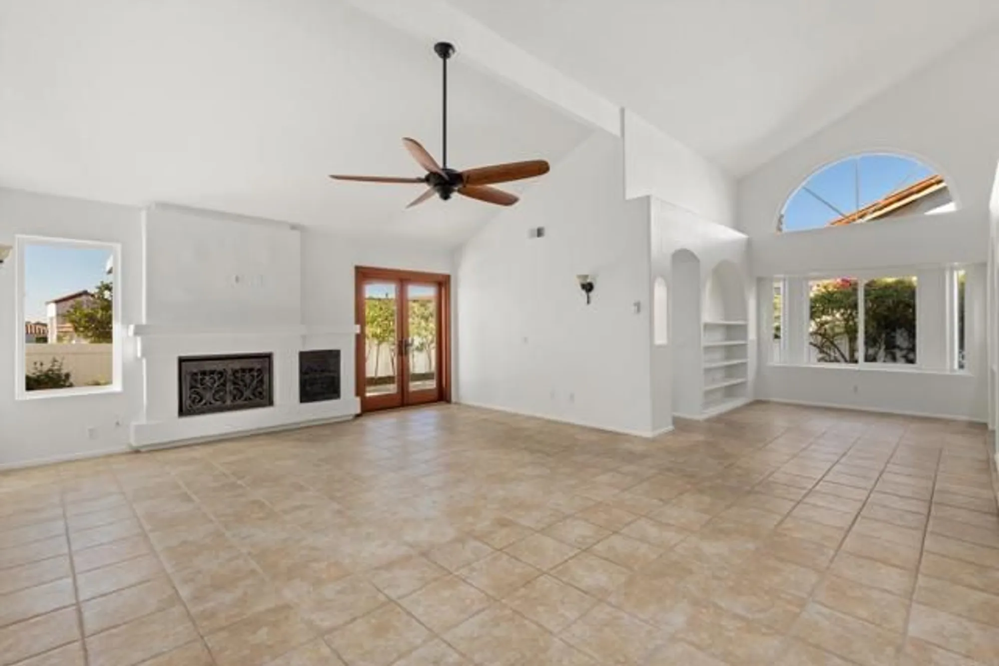 Property Slideshow image 20 of 37 | 4815 galicia way, Oceanside, CA, 92056