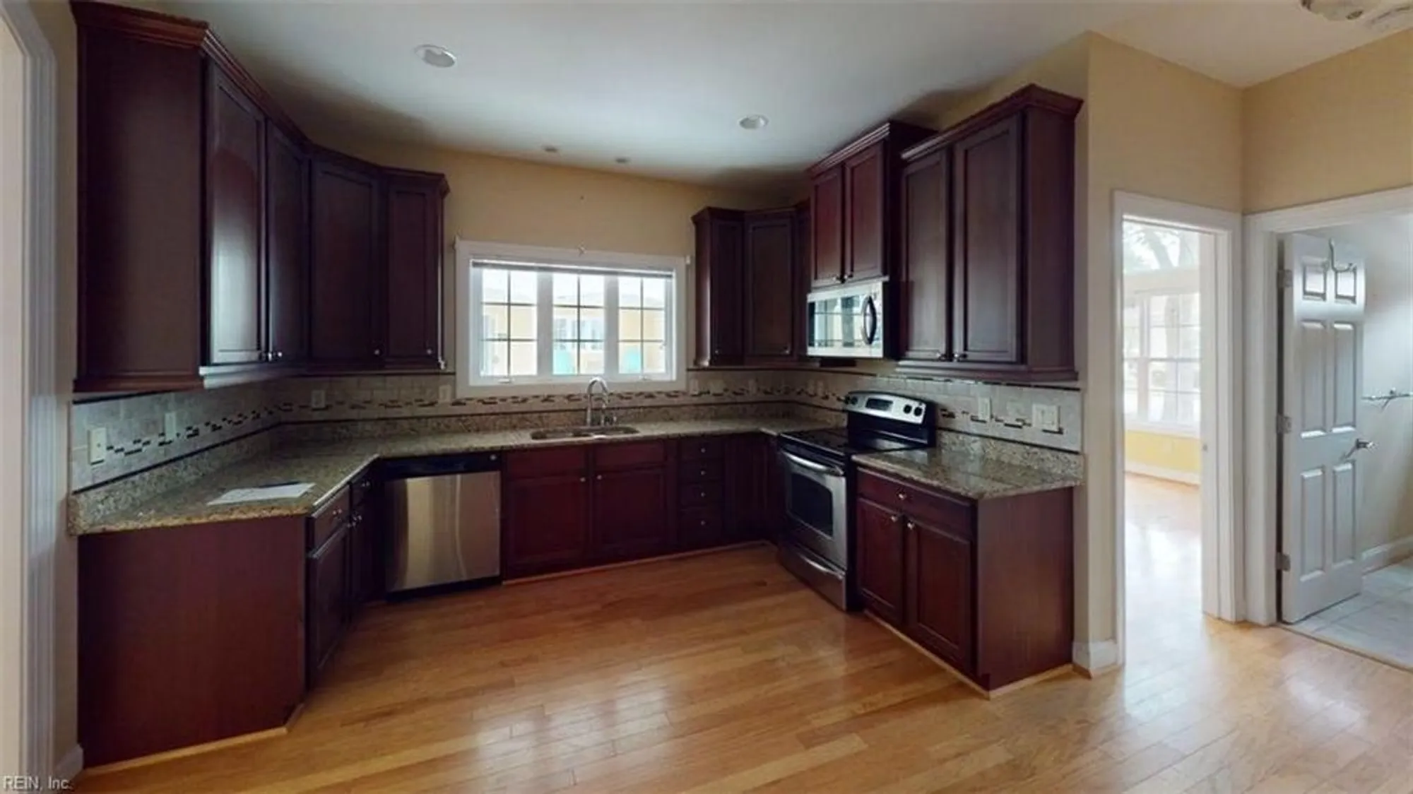 Property Slideshow image 39 of 50 | 1441 carrolton way # 165, Chesapeake, VA, 23320