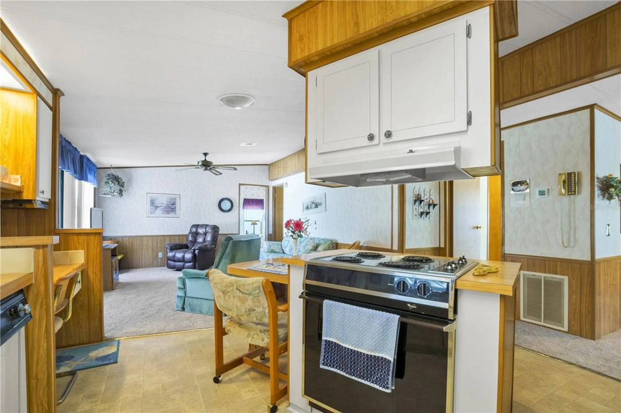 Property Slideshow image 11 of 44 | 4969 foxwood lake dr, Lakeland, FL, 33810