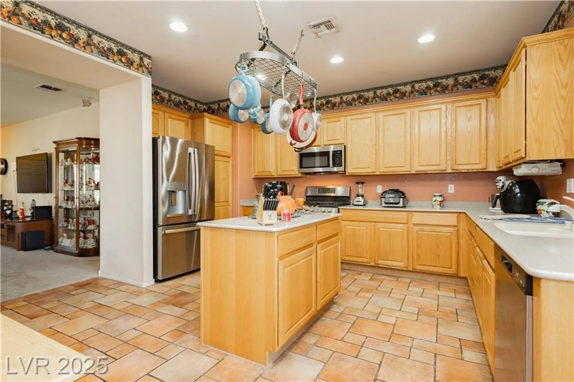 Property Slideshow image 10 of 26 | 1802 cypress bay ave, Henderson, NV, 89012