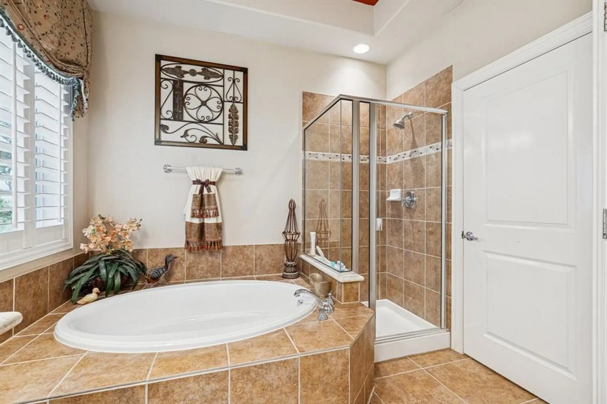 Property Slideshow image 15 of 32 | 7313 reflection bay dr, Frisco, TX, 75036