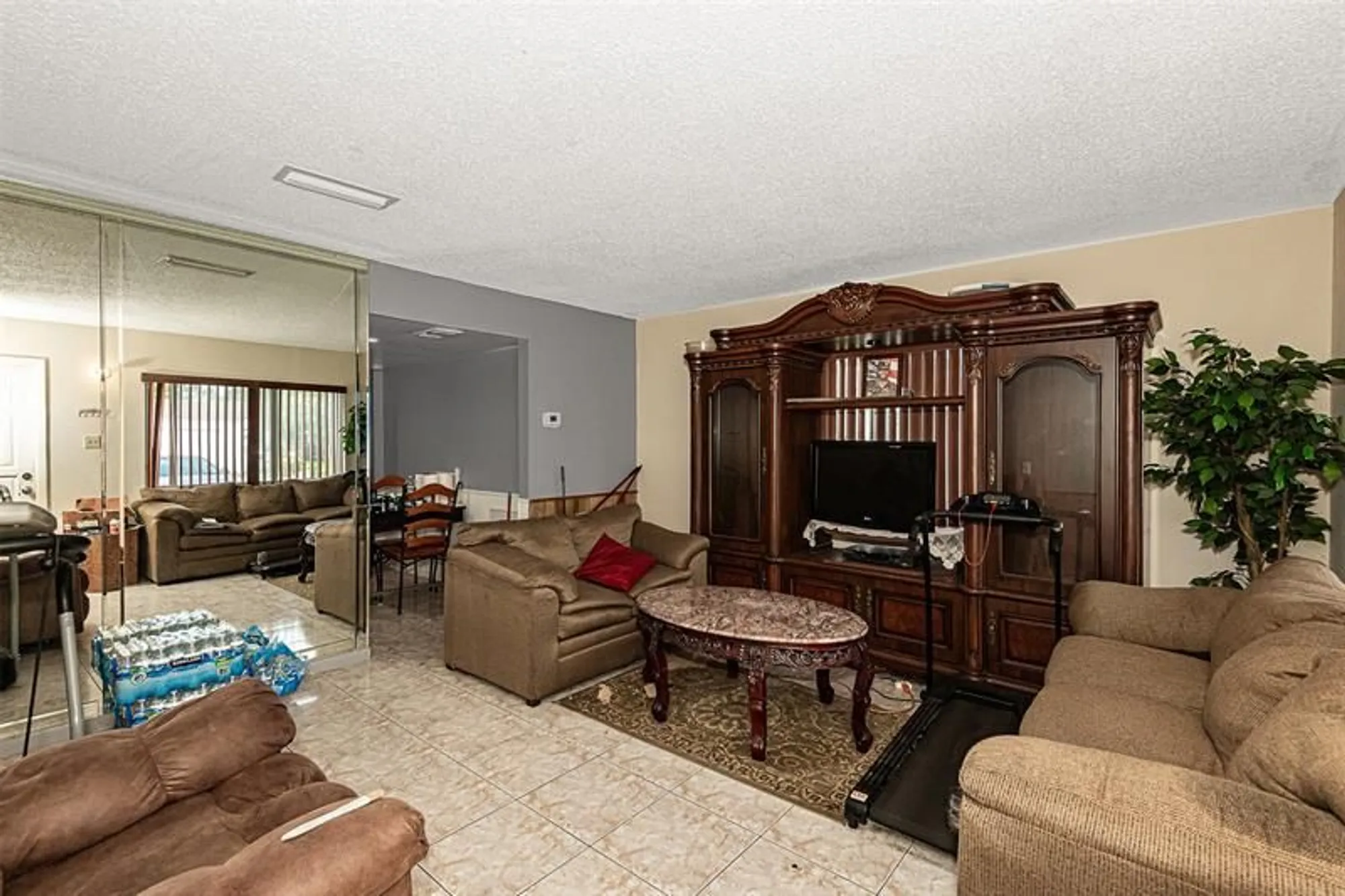 Property Slideshow image 9 of 22 | 1005 nw 73rd ave, Margate, FL, 33063