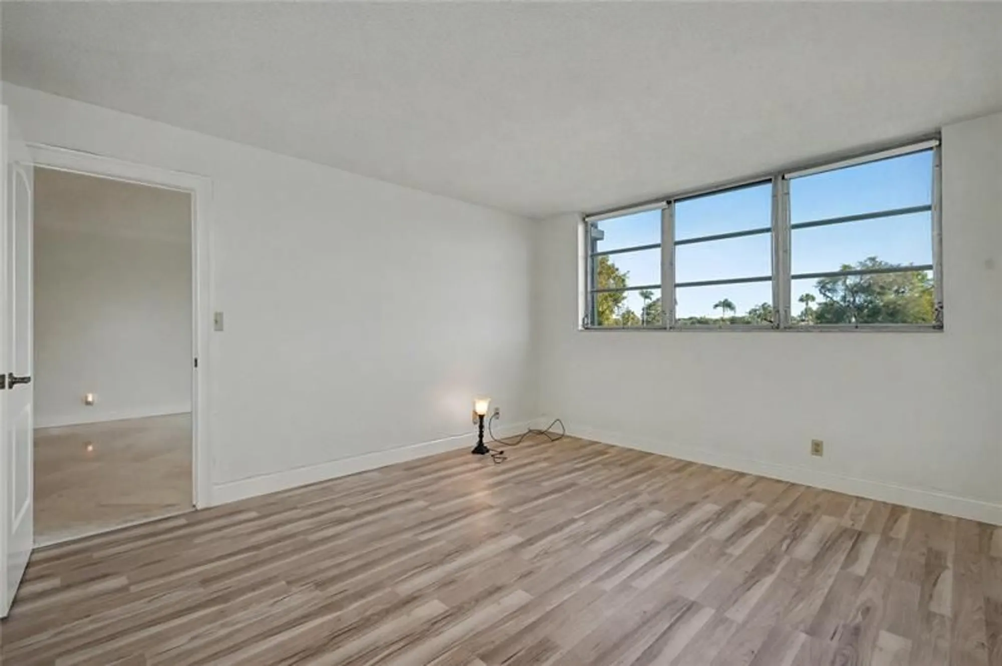 Property Slideshow image 12 of 56 | 9320 s hollybrook lake dr 103, Pembroke Pines, FL, 33025