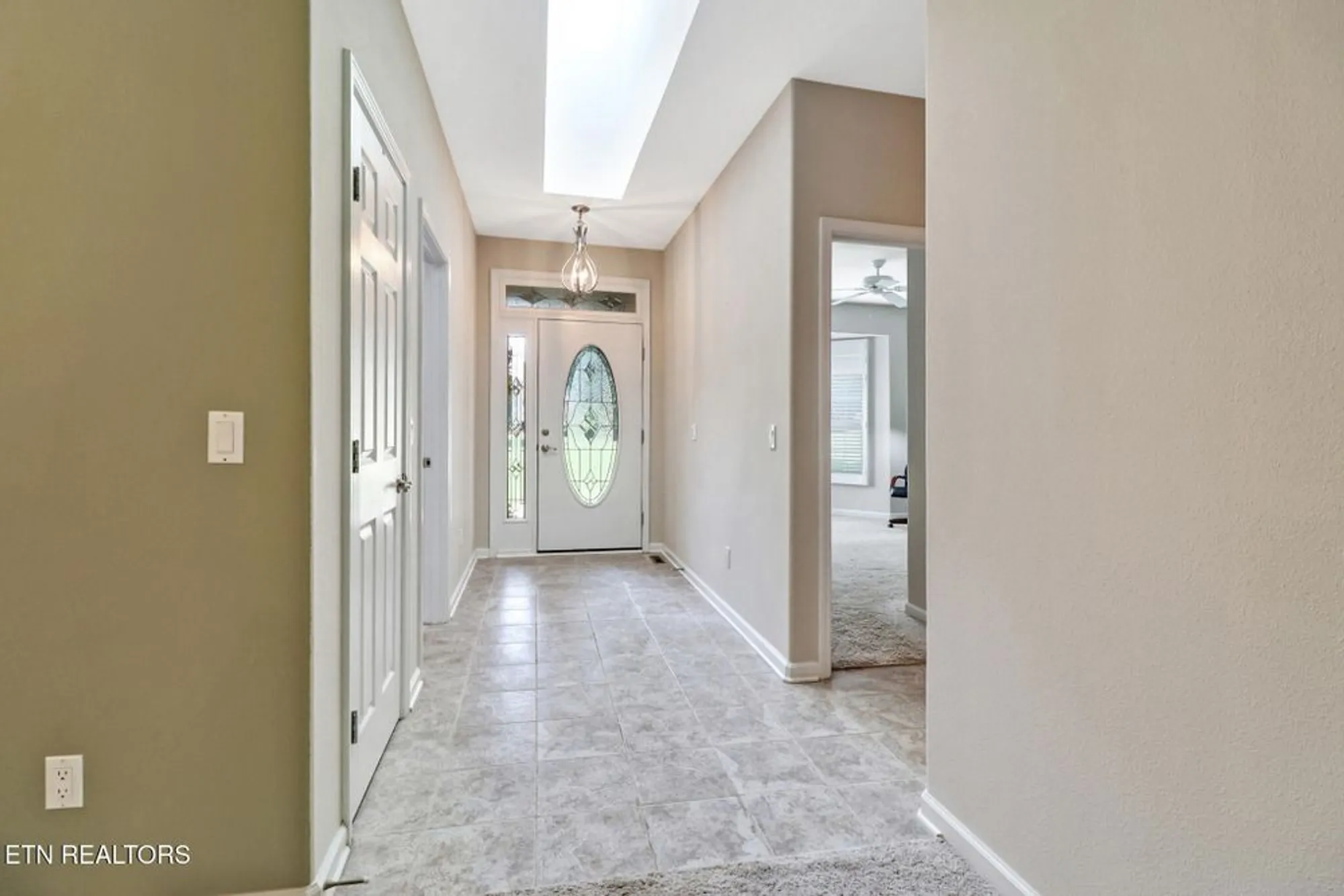 Property Slideshow image 6 of 52 | 123 lafayette pt apt 1, Crossville, TN, 38558