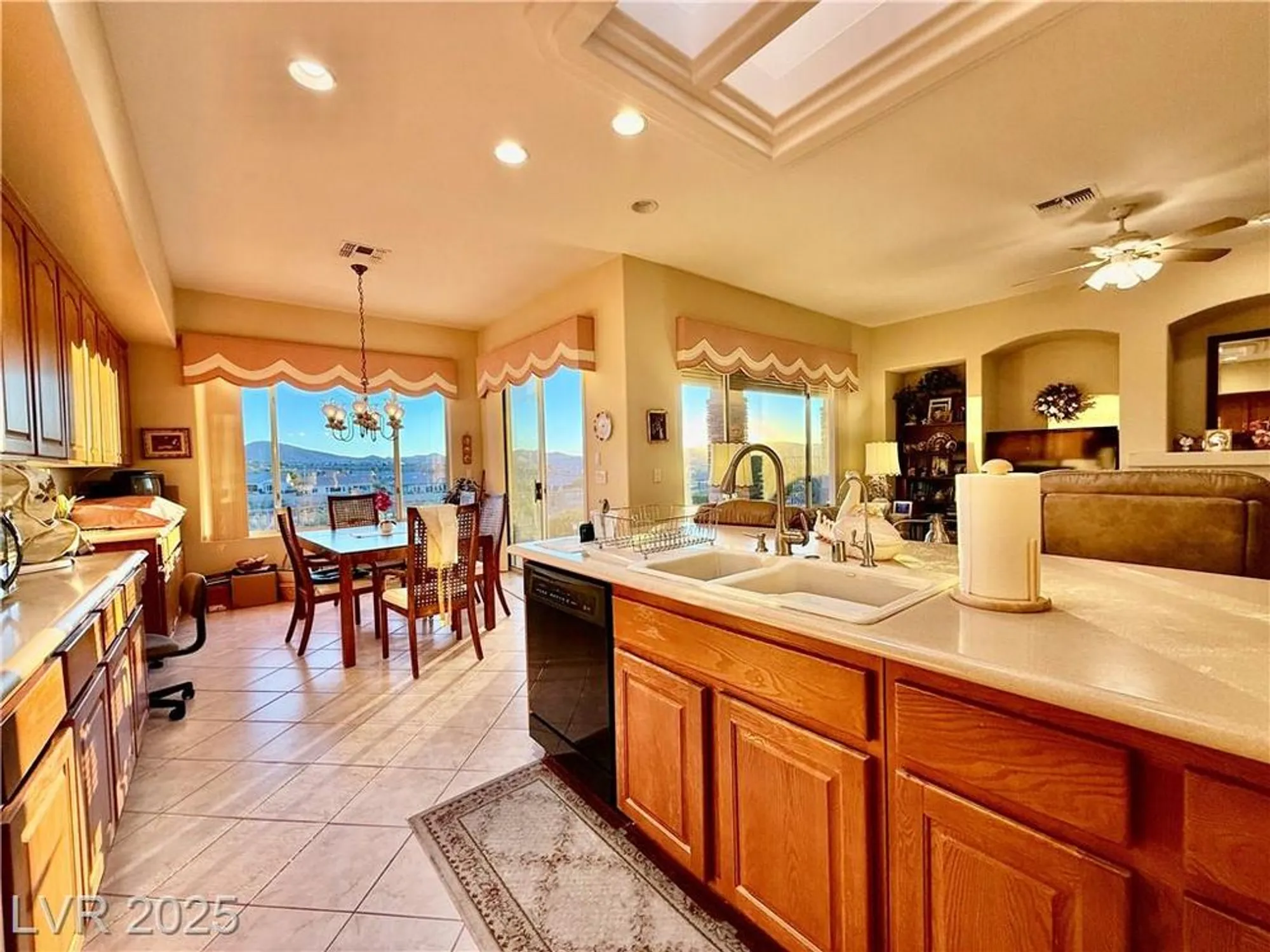 Property Slideshow image 26 of 51 | 2851 scotts valley dr, Henderson, NV, 89052