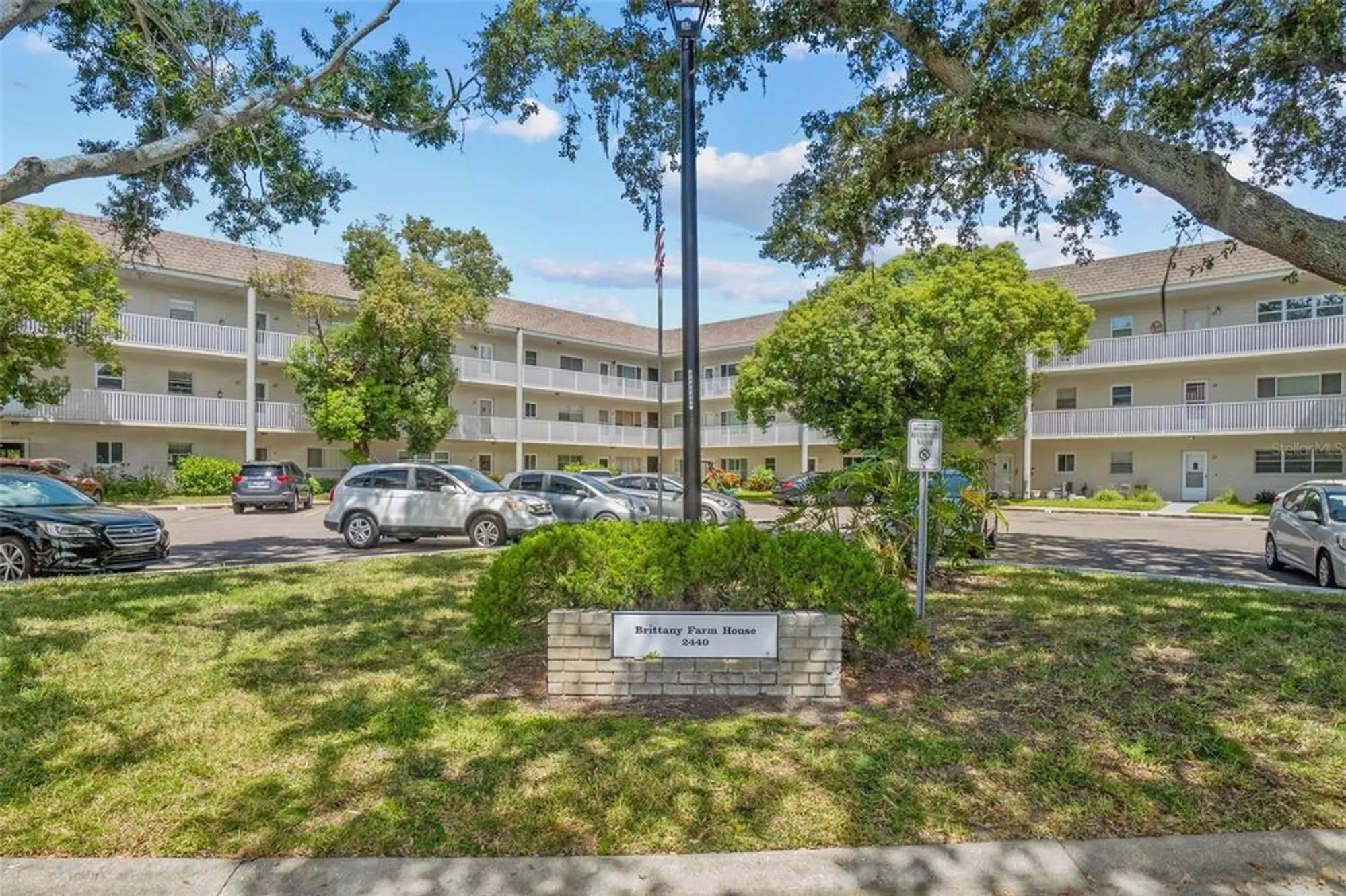Property Slideshow image 1 of 40 | 2440 world parkway blvd 52, Clearwater, FL, 33763
