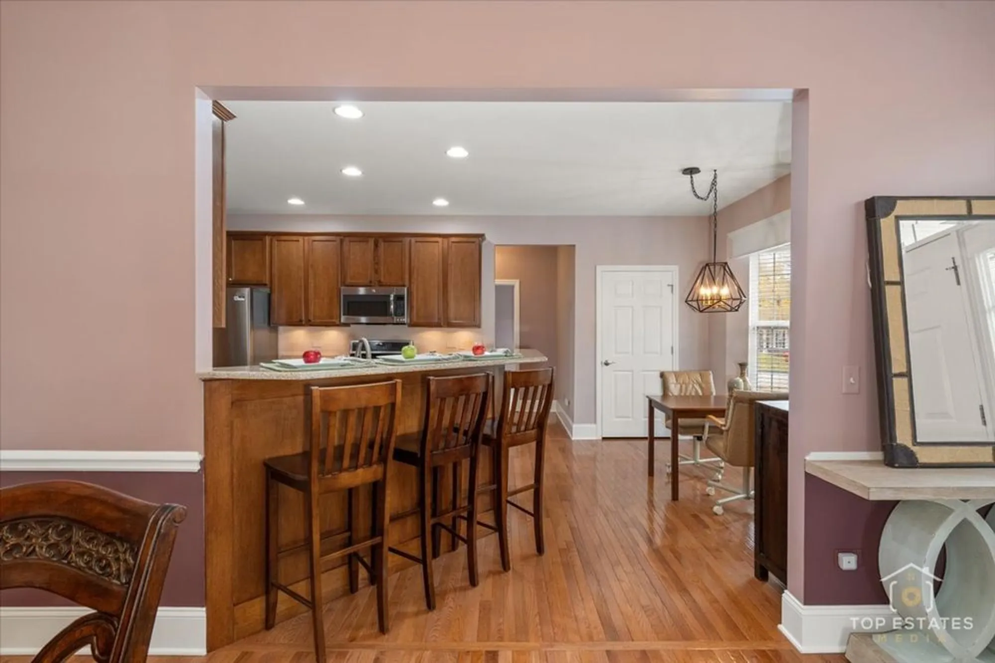 Property Slideshow image 11 of 43 | 1039 riviera dr # 1039, Elgin, IL, 60124