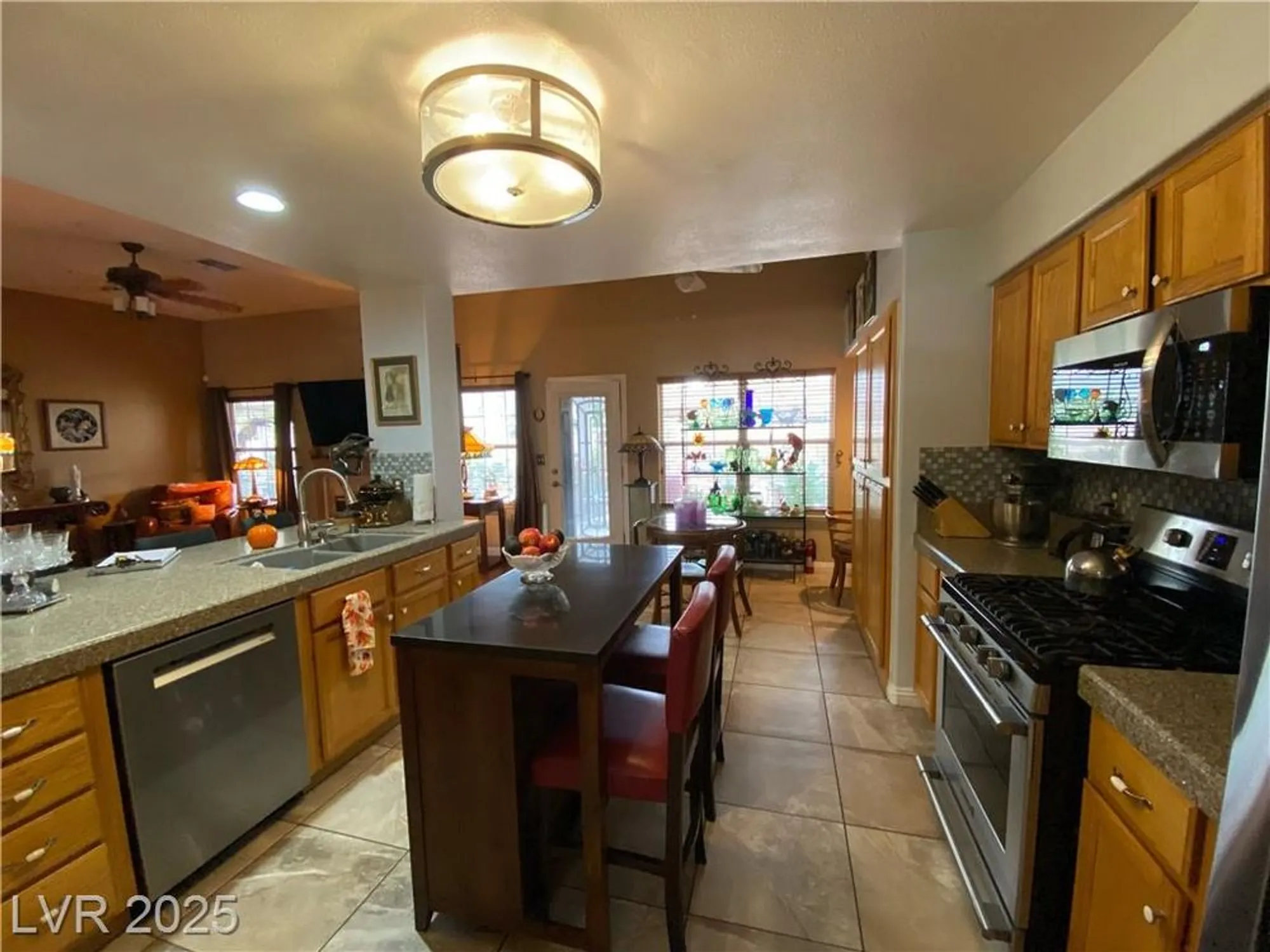 Property Slideshow image 9 of 27 | 4809 braeburn dr, Las Vegas, NV, 89130