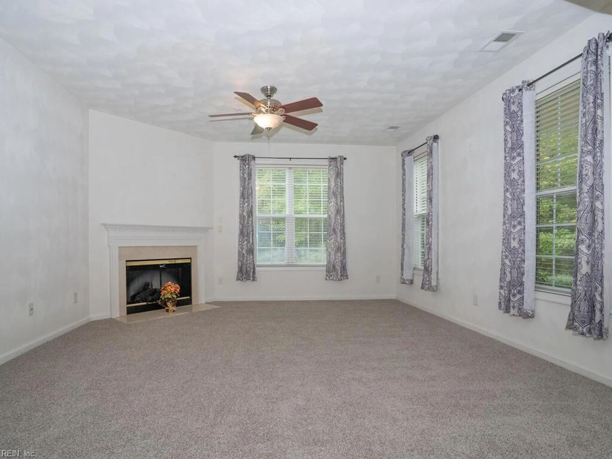Property Slideshow image 12 of 36 | 2849 majestic oak ct, Virginia Beach, VA, 23456