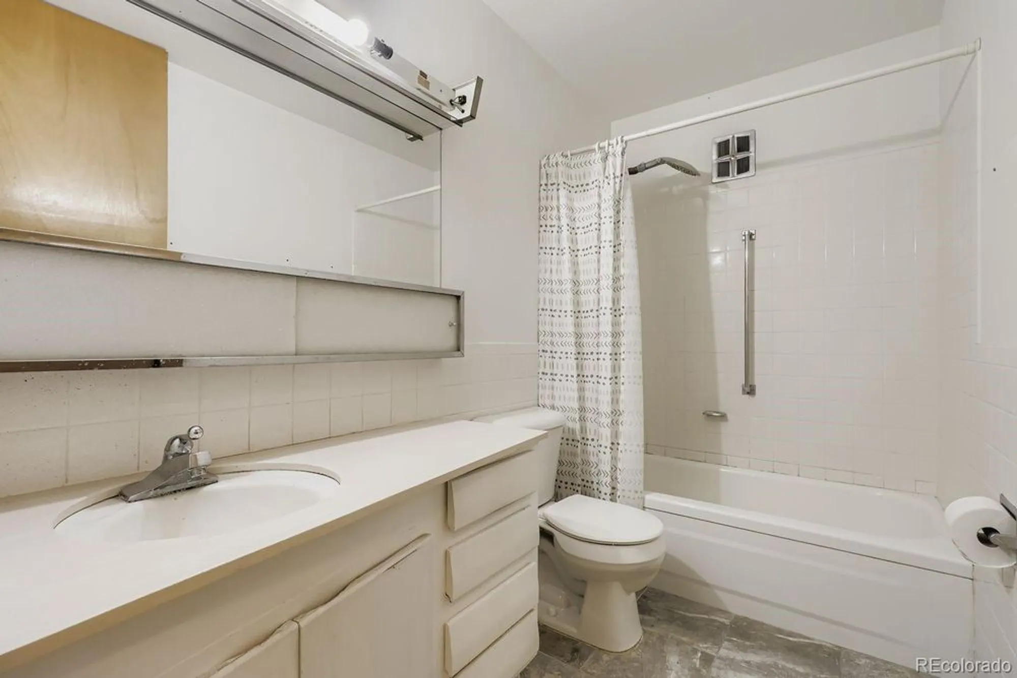 Property Slideshow image 18 of 24 | 625 s clinton st 7b, Denver, CO, 80247