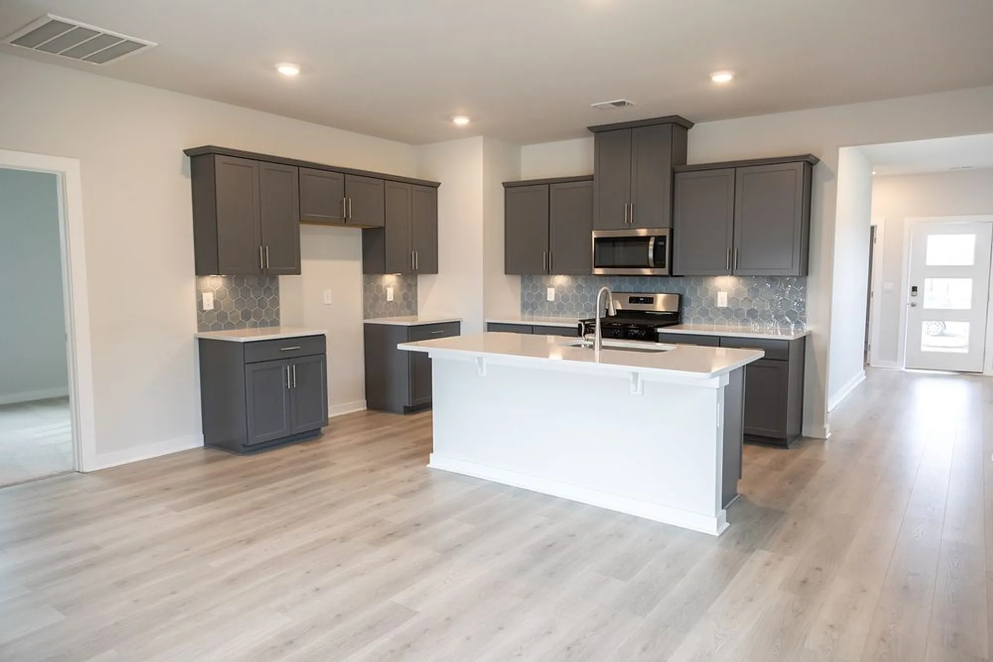 Property Slideshow image 5 of 16 | 324 apollo way, Gallatin, TN, 37066