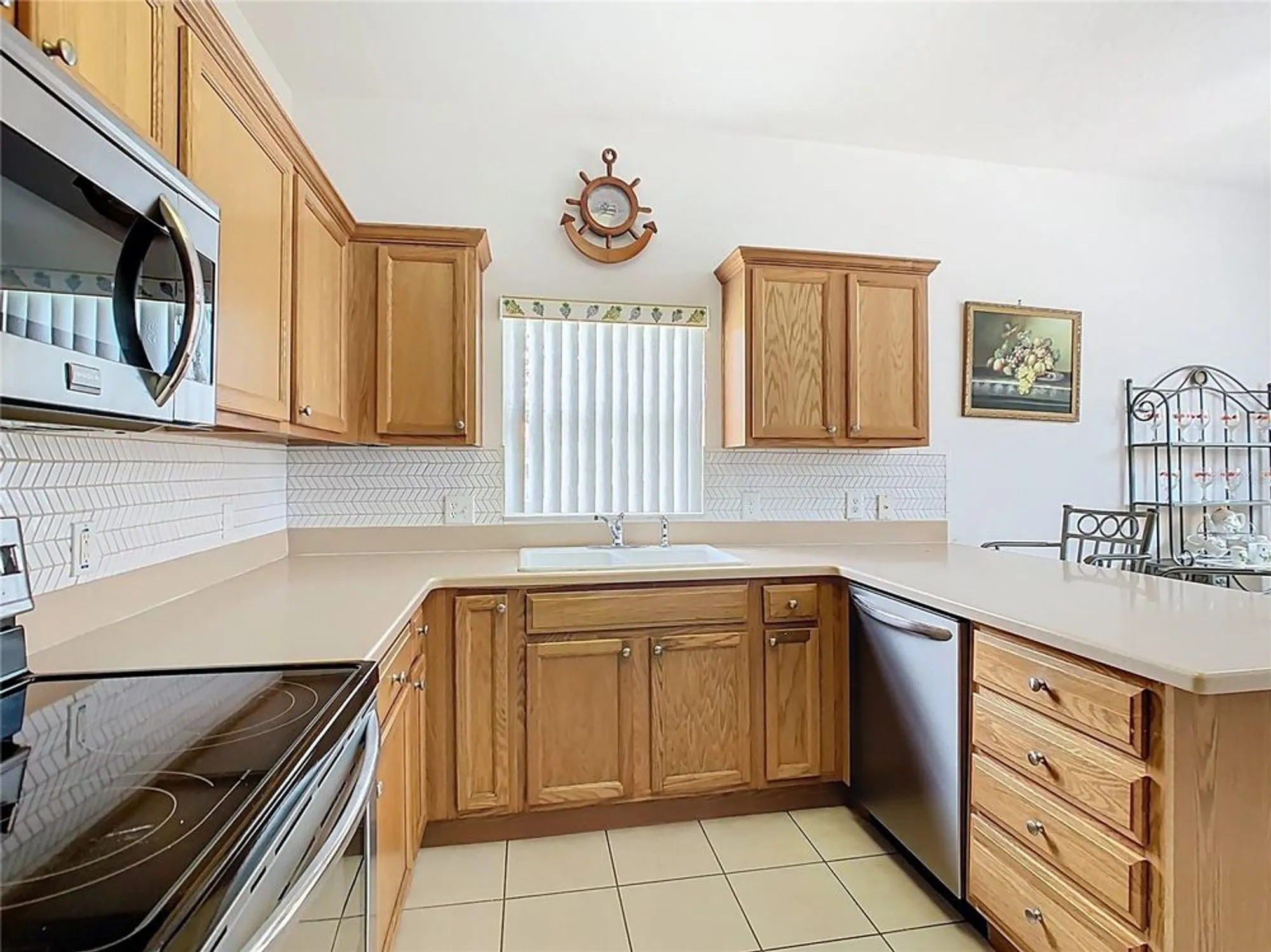 Property Slideshow image 8 of 52 | 572 sienna dr, Poinciana, FL, 34759