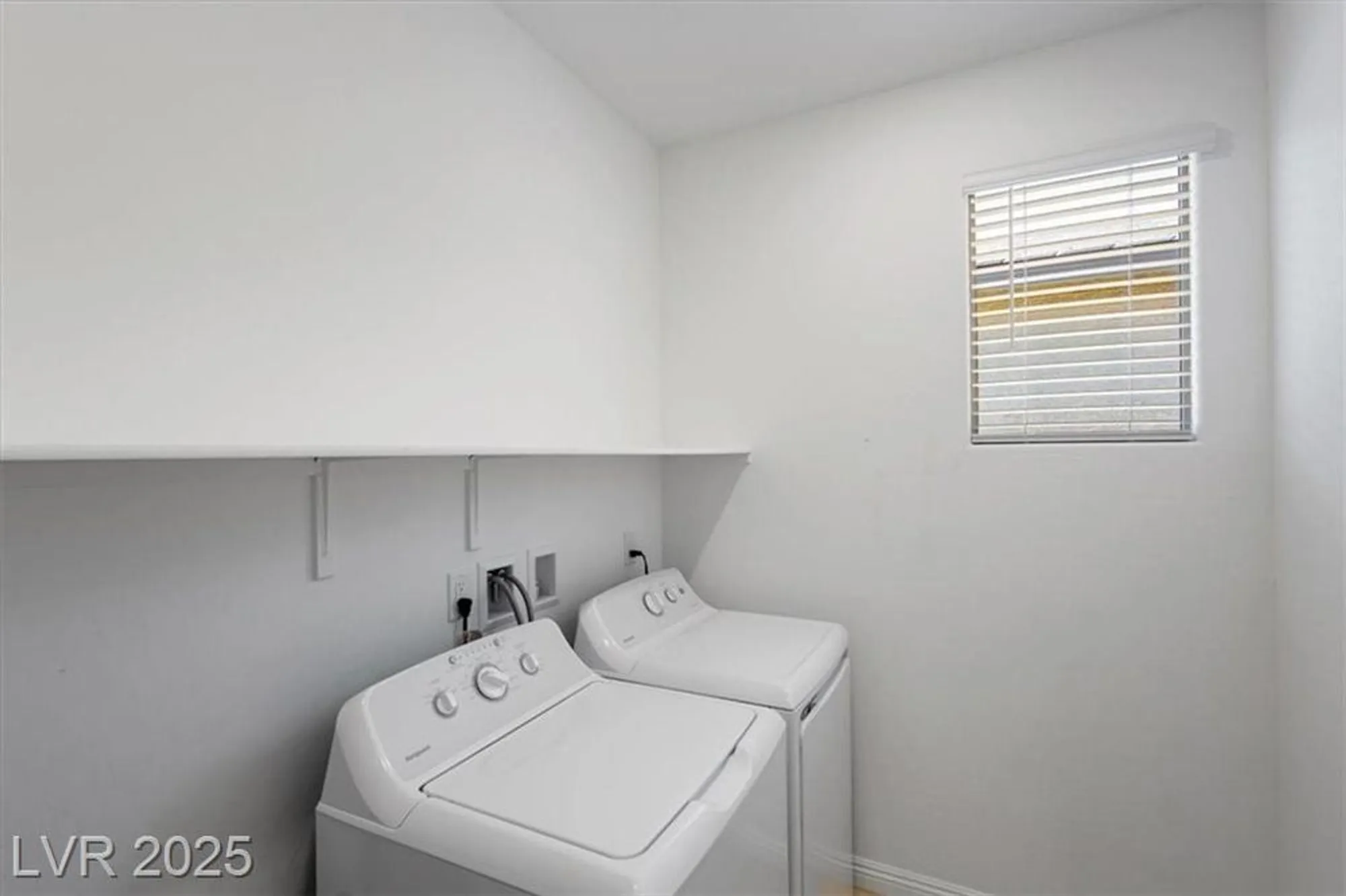 Property Slideshow image 26 of 36 | 2261 cold canyon ave, North Las Vegas, NV, 89086