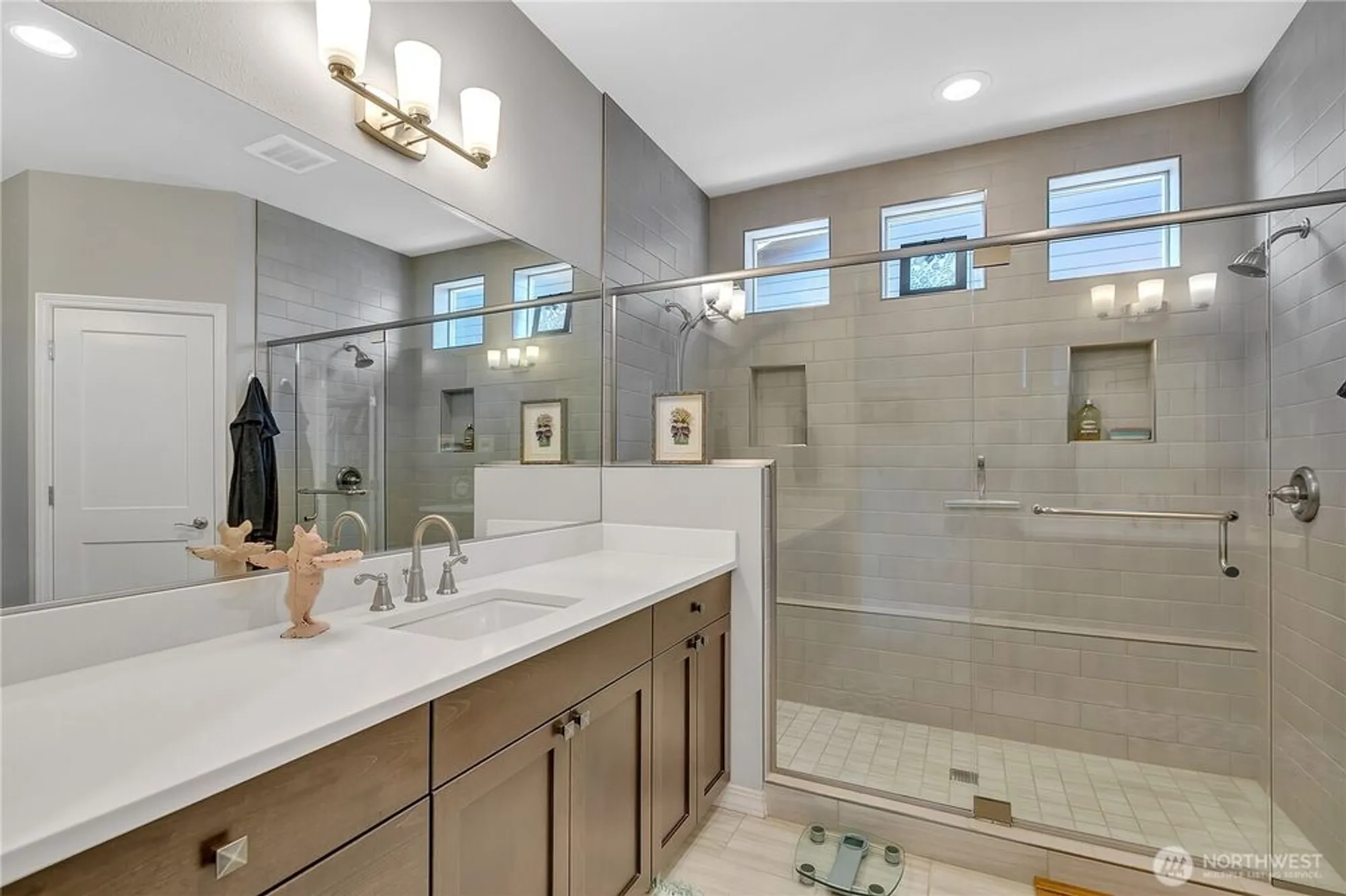 Property Slideshow image 8 of 32 | 18220 147th st, Bonney Lake, WA, 98391