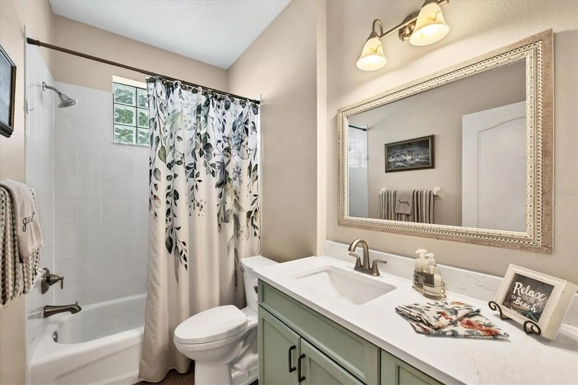 Property Slideshow image 20 of 44 | 914 barclay ct, Venice, FL, 34293
