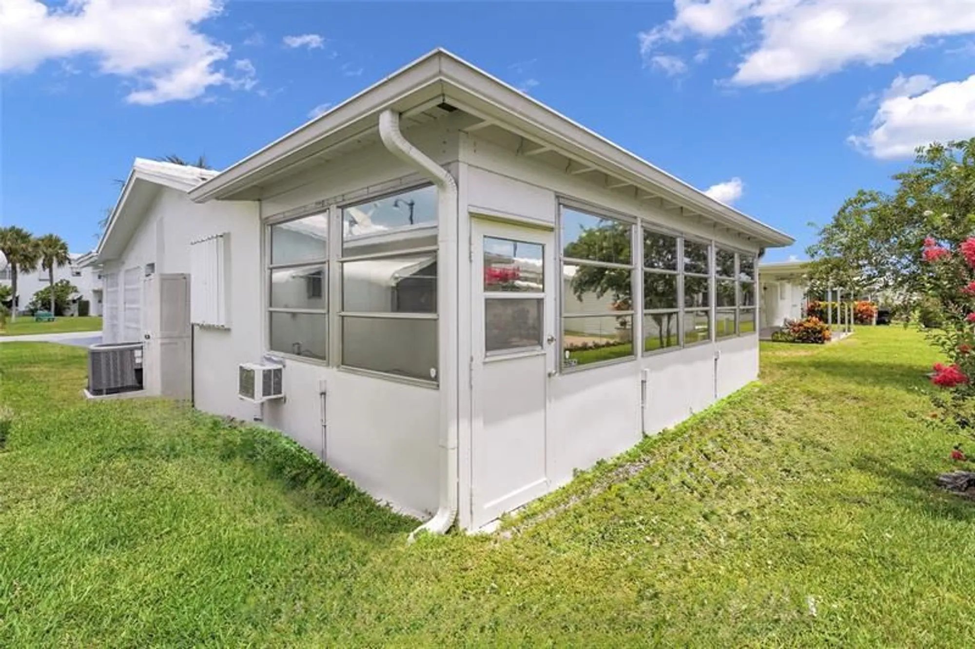 Property Slideshow image 7 of 58 | 260 s golf blvd, Pompano Beach, FL, 33064