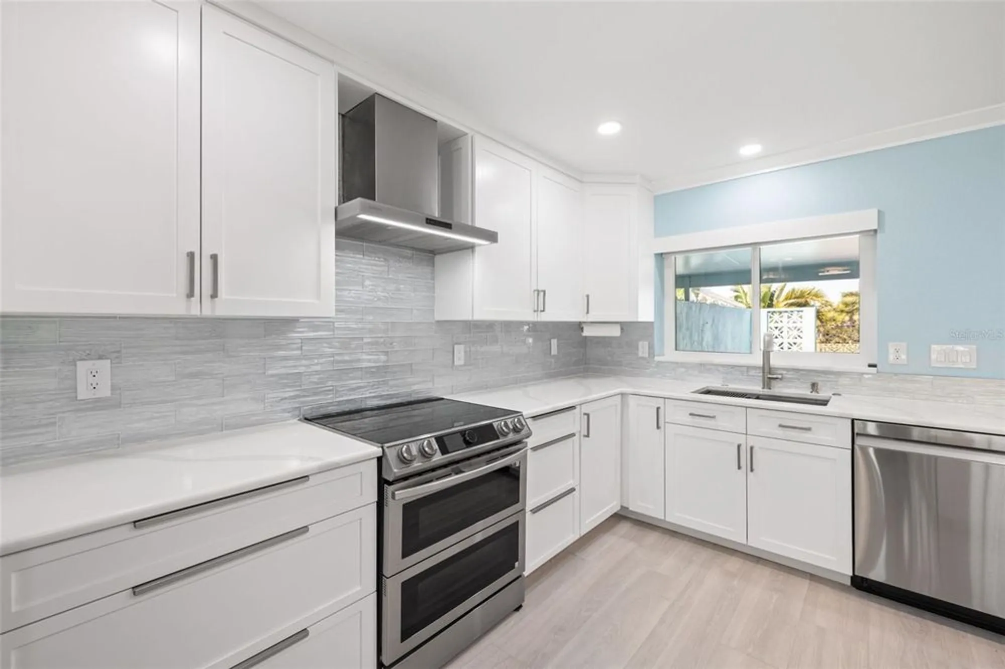 Property Slideshow image 6 of 67 | 328 boca ciega point blvd s, St Petersburg, FL, 33708