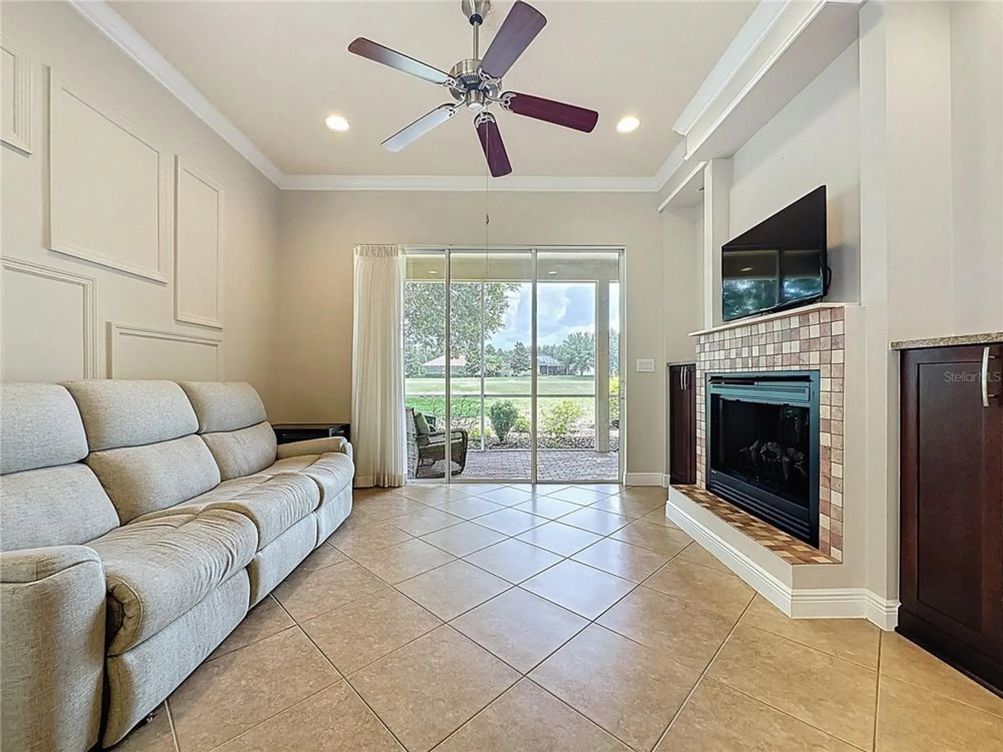 Property Slideshow image 16 of 70 | 243 bayou bend rd, Groveland, FL, 34736