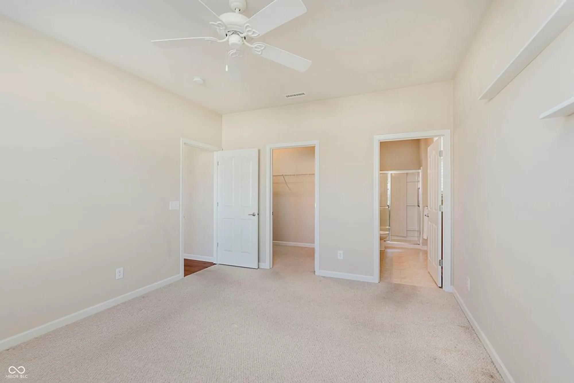 Property Slideshow image 19 of 42 | 16022 lambrusco way, Fishers, IN, 46037