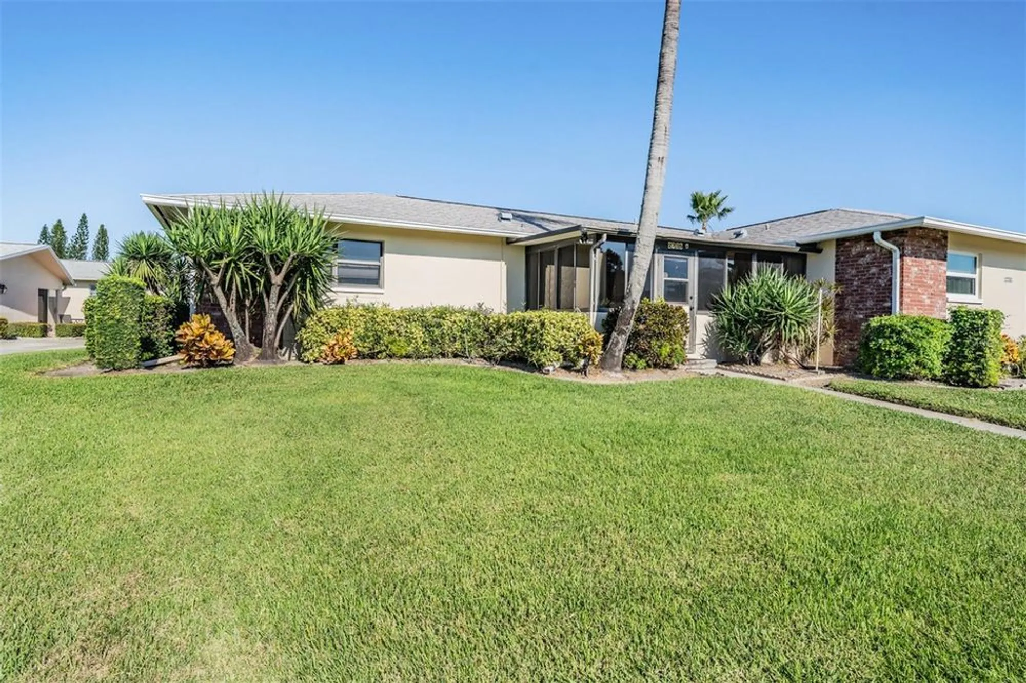 Property Slideshow image 23 of 56 | 2735 sherbrooke ln a, Palm Harbor, FL, 34684