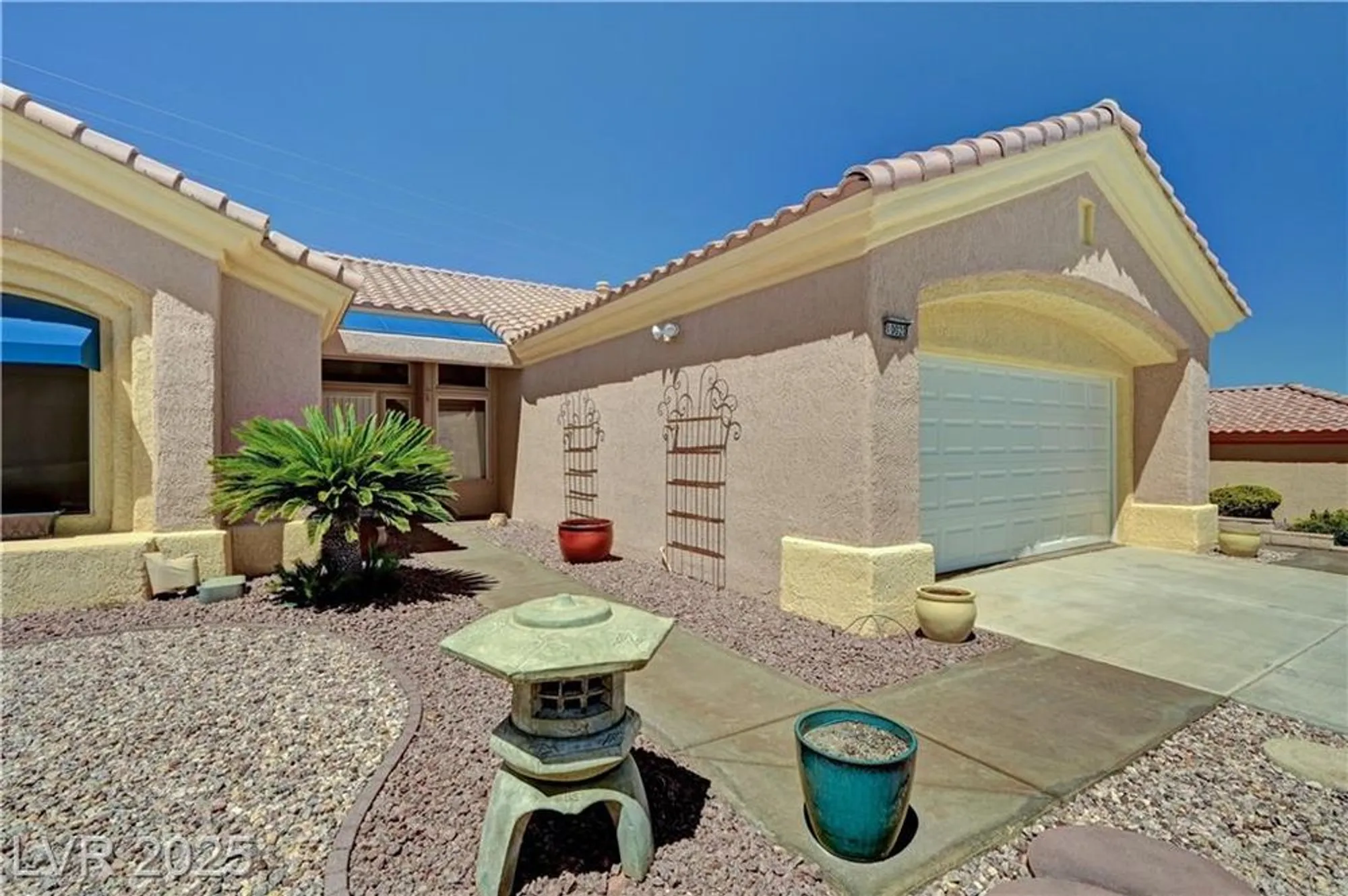 Property Slideshow image 5 of 78 | 10020 villa ridge dr, Las Vegas, NV, 89134